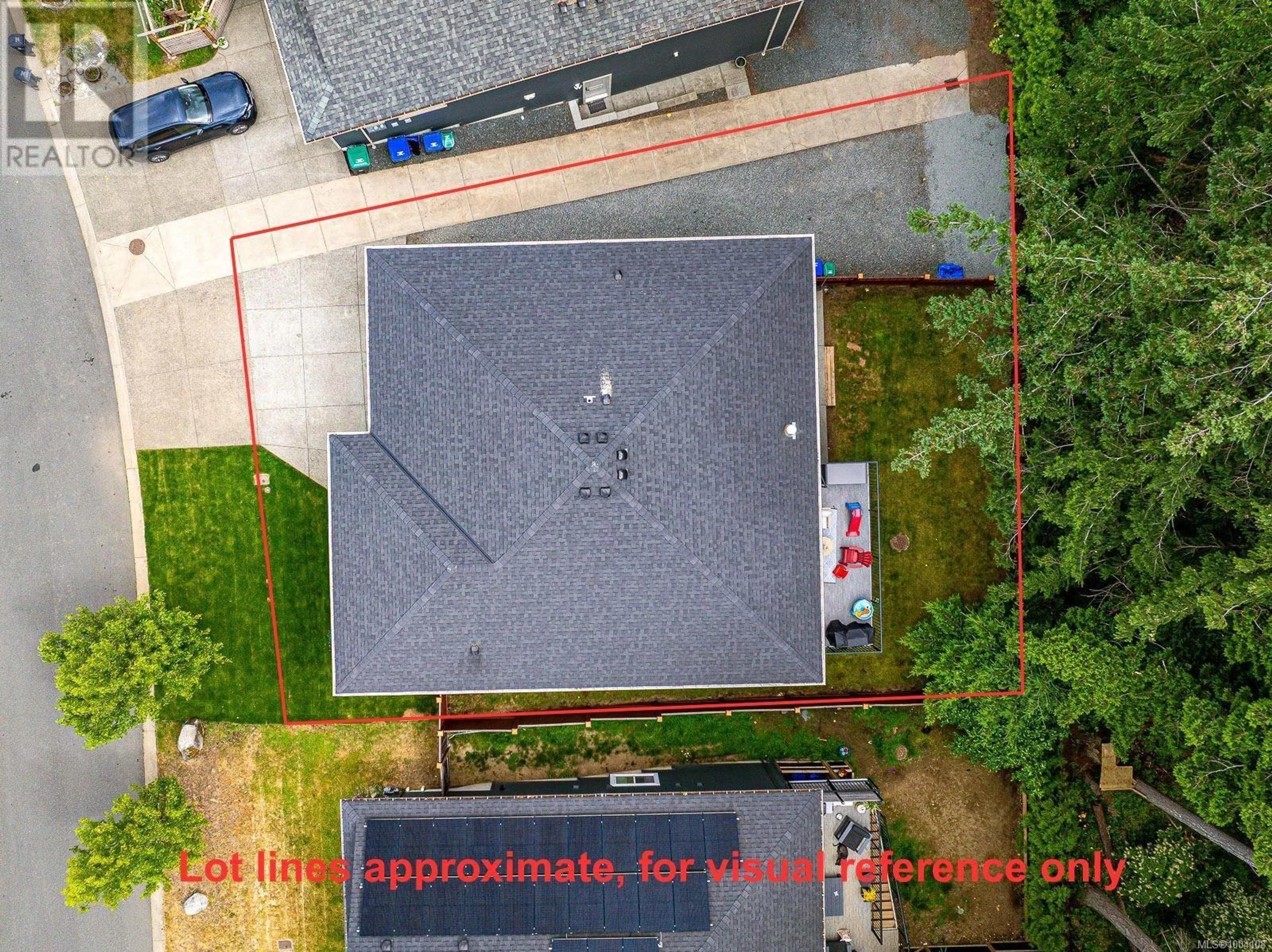 A pic from outside/outdoor area/front of a property/back of a property/a pic from drone, city buildings view from balcony for 2451 DAKOTA PLACE, Comox British Columbia V9M0B9