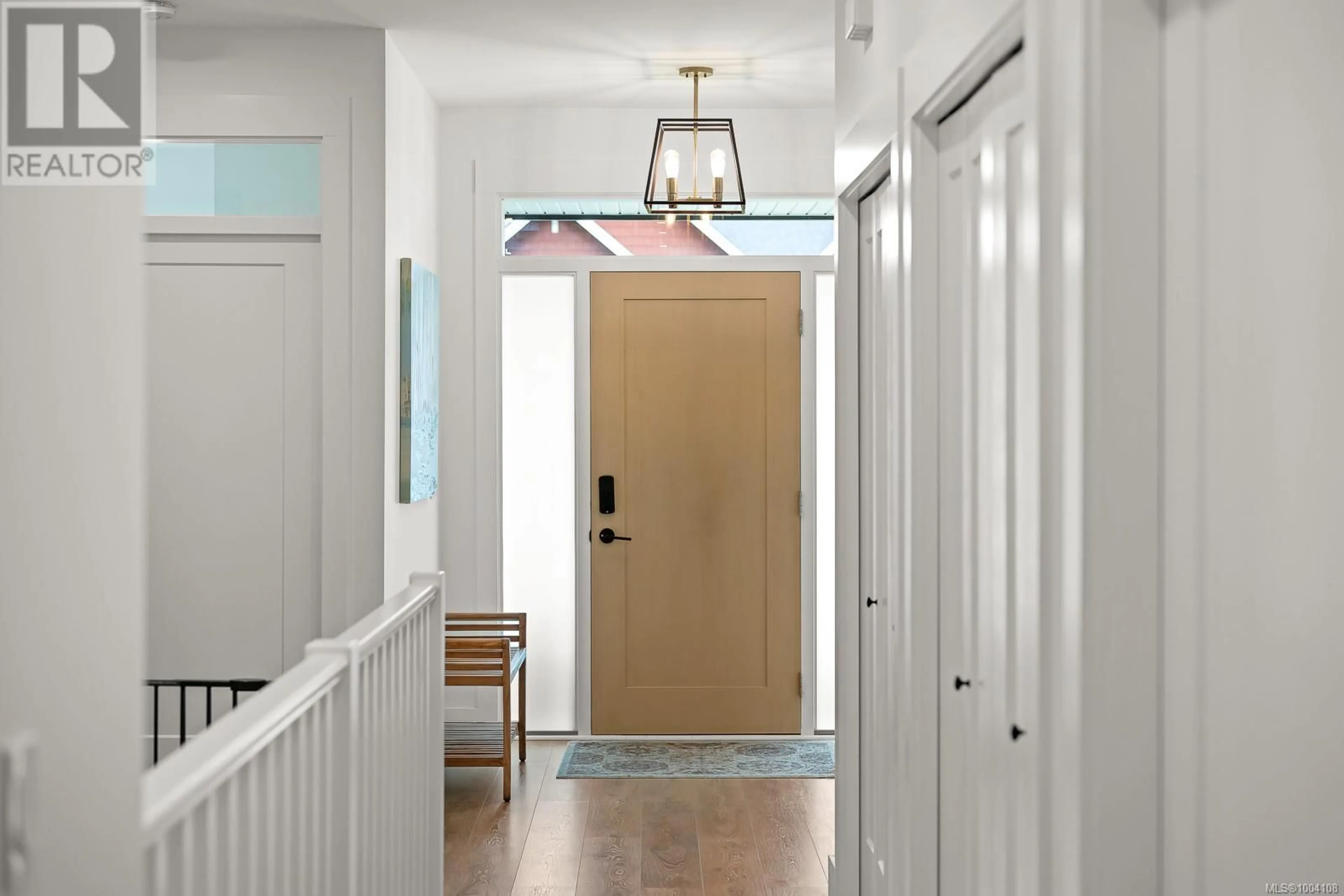 Indoor entryway for 2451 DAKOTA PLACE, Comox British Columbia V9M0B9