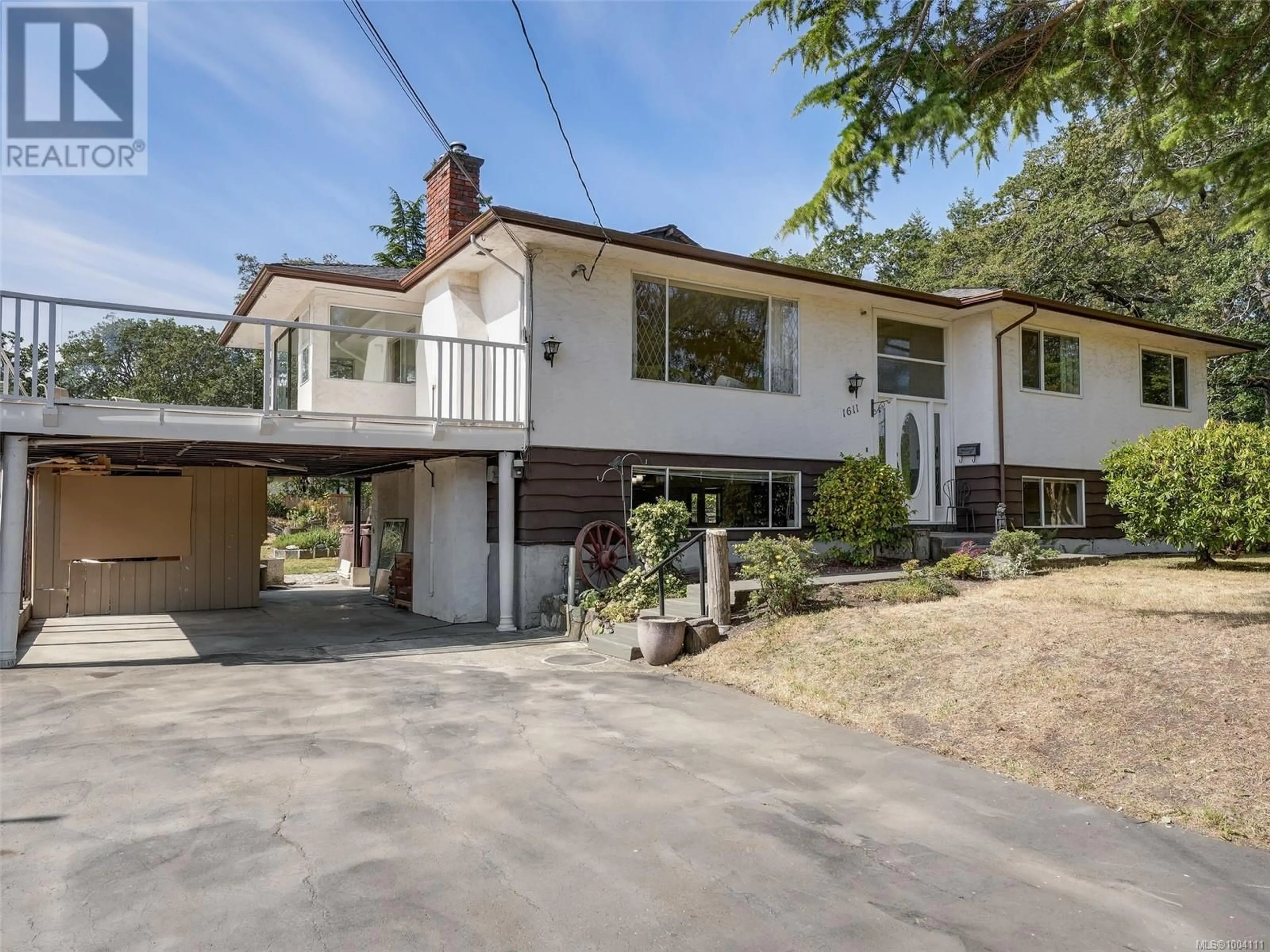 A pic from outside/outdoor area/front of a property/back of a property/a pic from drone, street for 1611 CEDAR AVENUE, Saanich British Columbia V8P1W8
