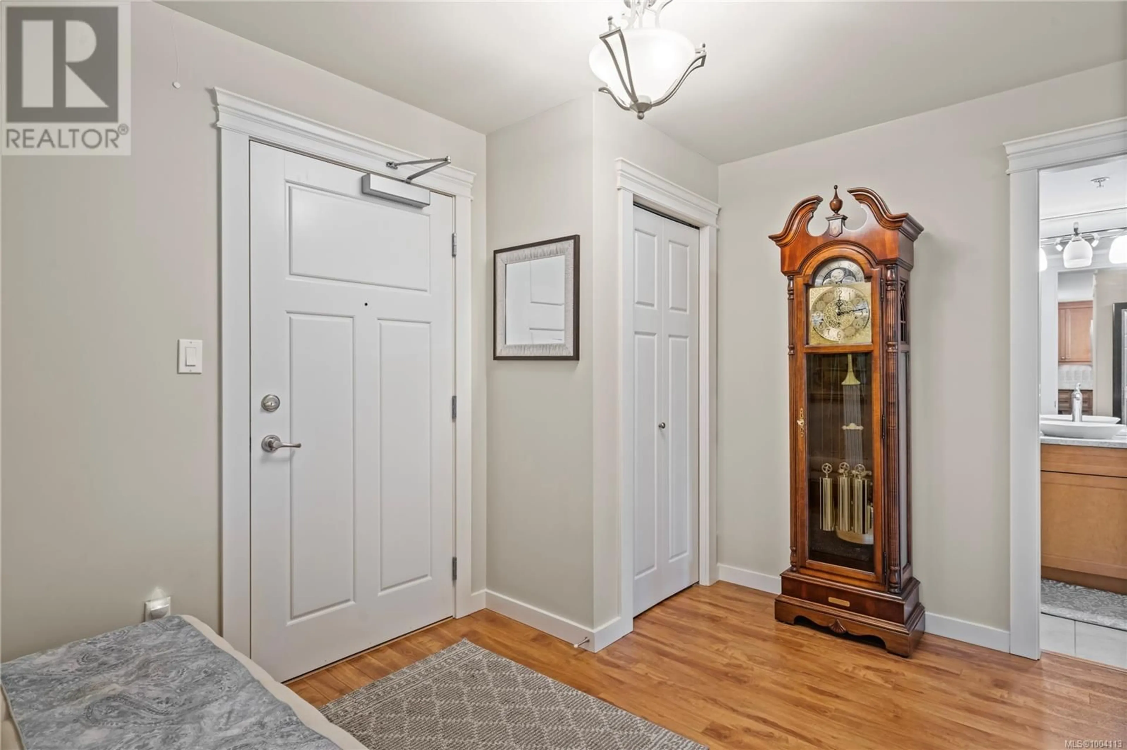 Indoor entryway for 107 - 6728 DICKINSON ROAD, Nanaimo British Columbia V9V1T3