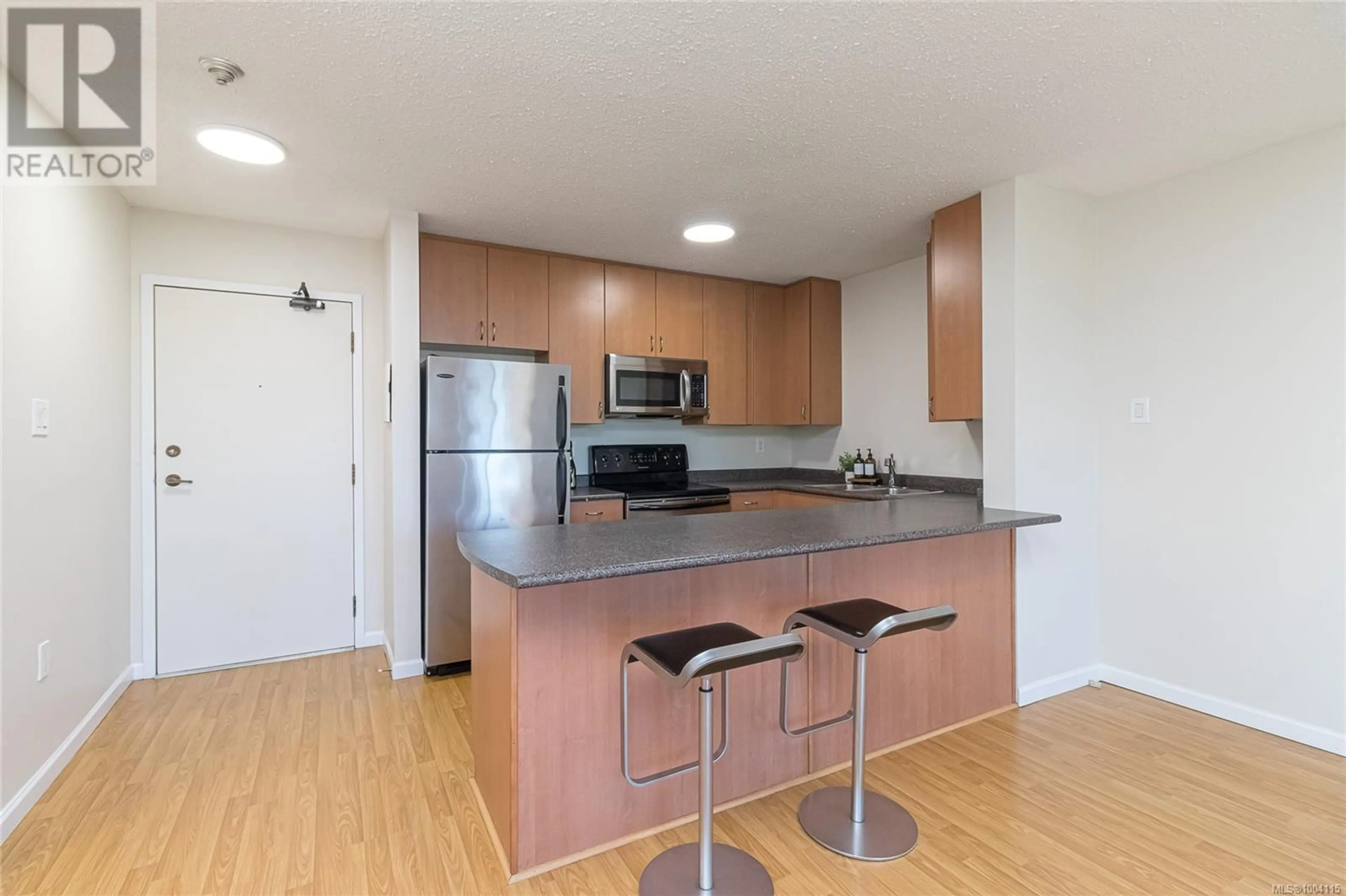 Standard kitchen, unknown for 511 - 1745 LEIGHTON ROAD, Victoria British Columbia V8R6R6