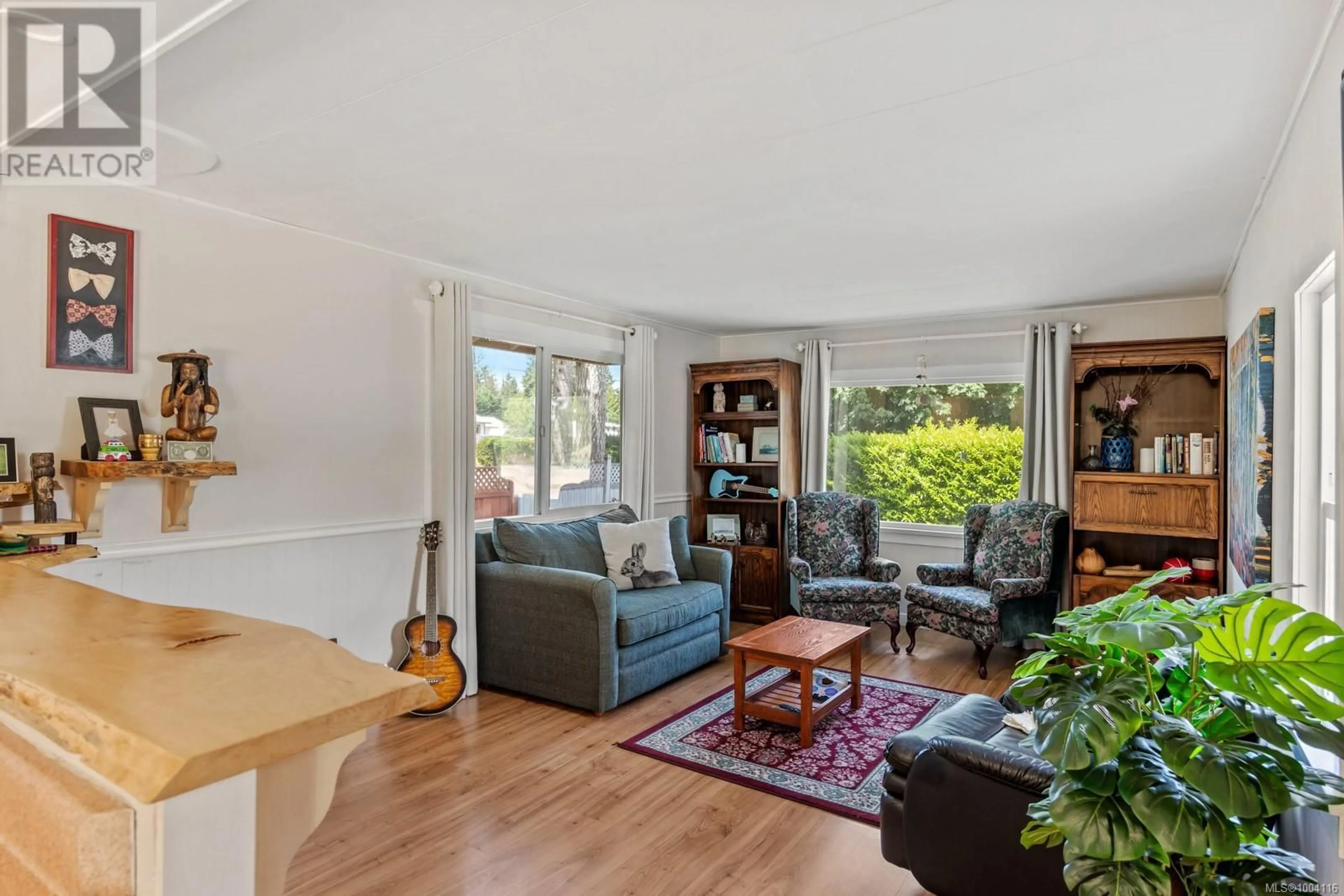 Living room with furniture, unknown for 2059 AUSTIN ROAD, Comox British Columbia V9M3Z4