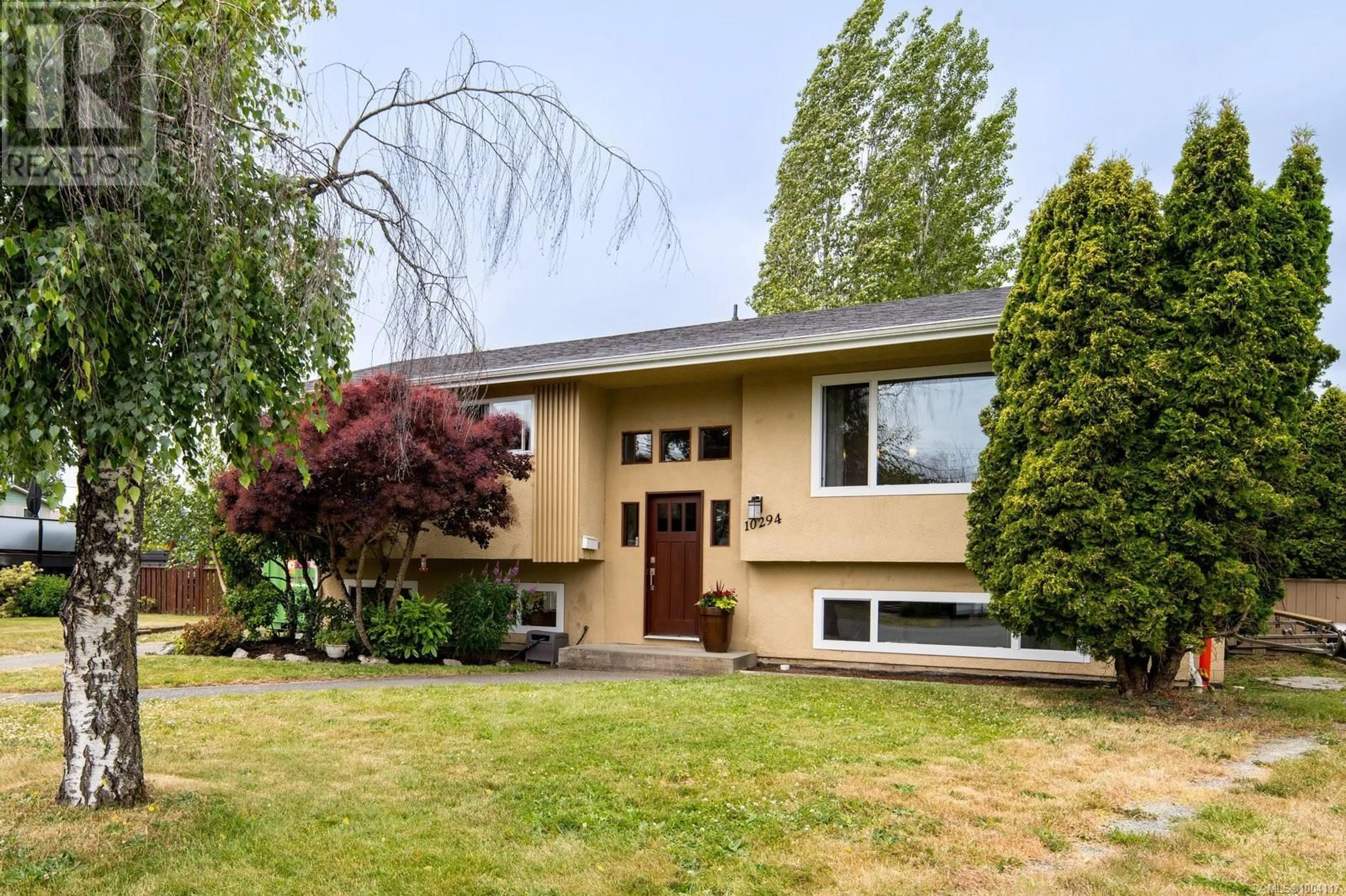 Home with vinyl exterior material, street for 10294 SPARLING PLACE, Sidney British Columbia V8L3K3