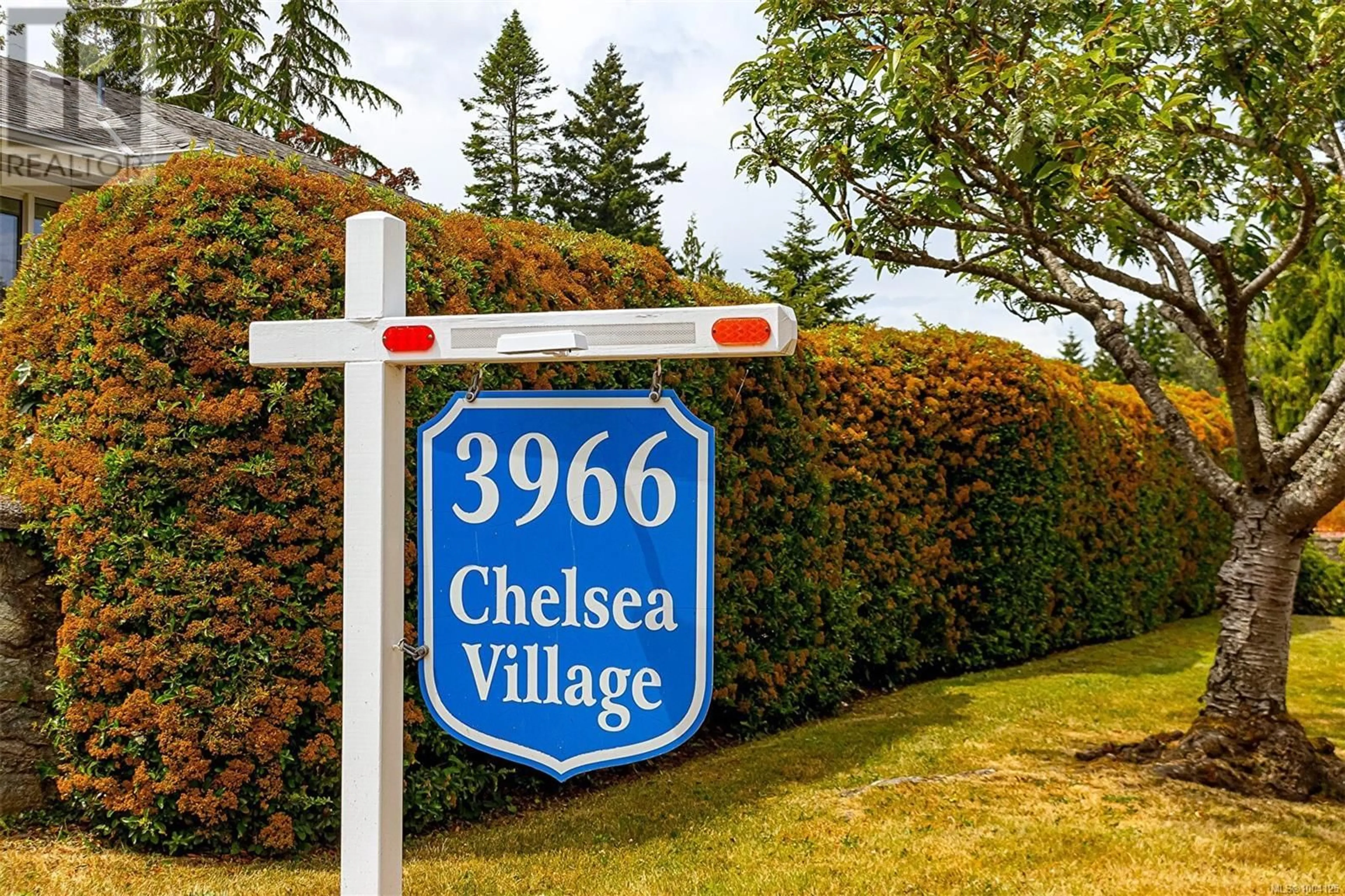 Unknown for 8 - 3966 CEDAR HILL CROSS ROAD, Saanich British Columbia V8P5R4