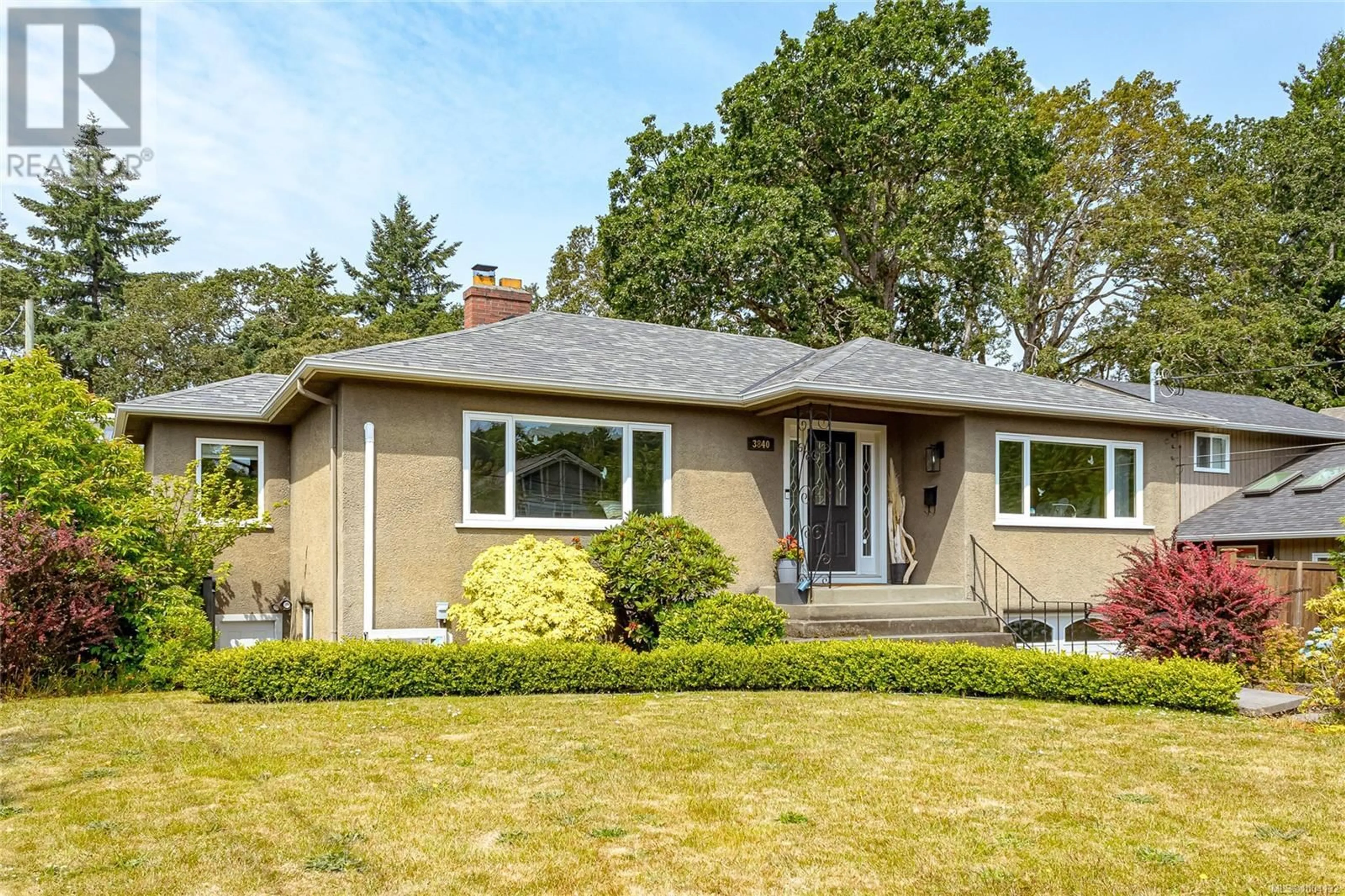 Home with vinyl exterior material, street for 3840 EPSOM DRIVE, Saanich British Columbia V8P3S7