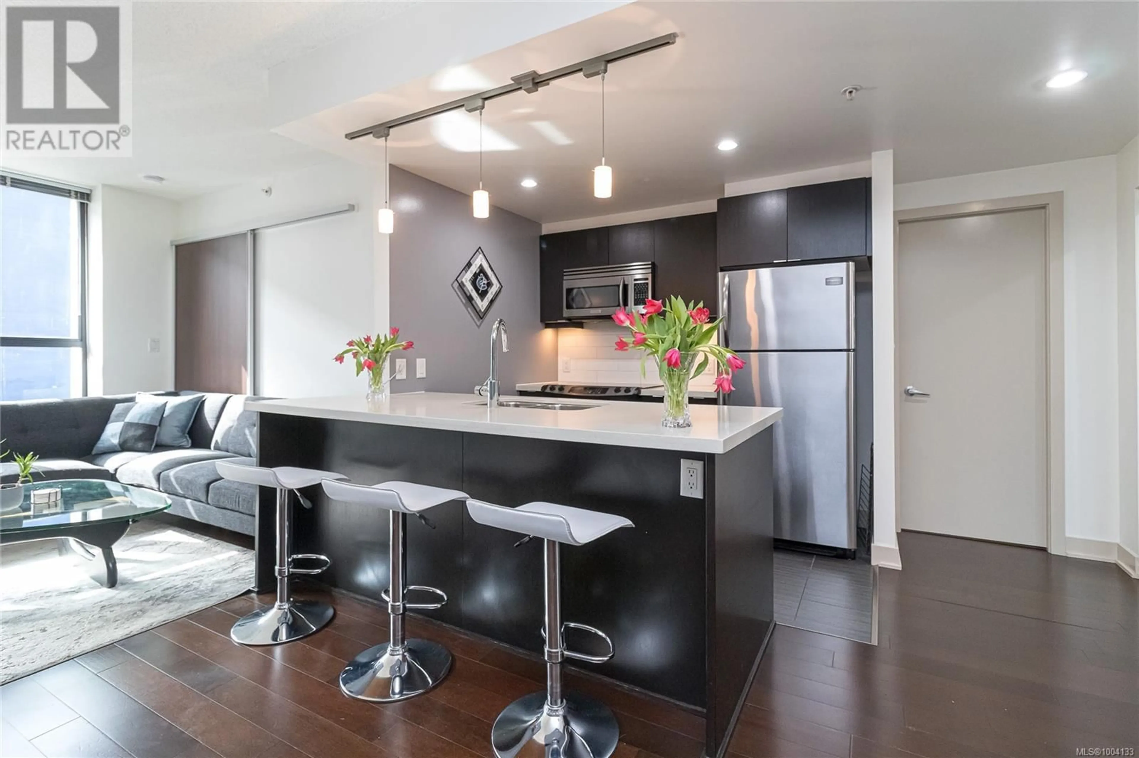 Contemporary kitchen, unknown for 204 - 760 JOHNSON STREET, Victoria British Columbia V8W0A4