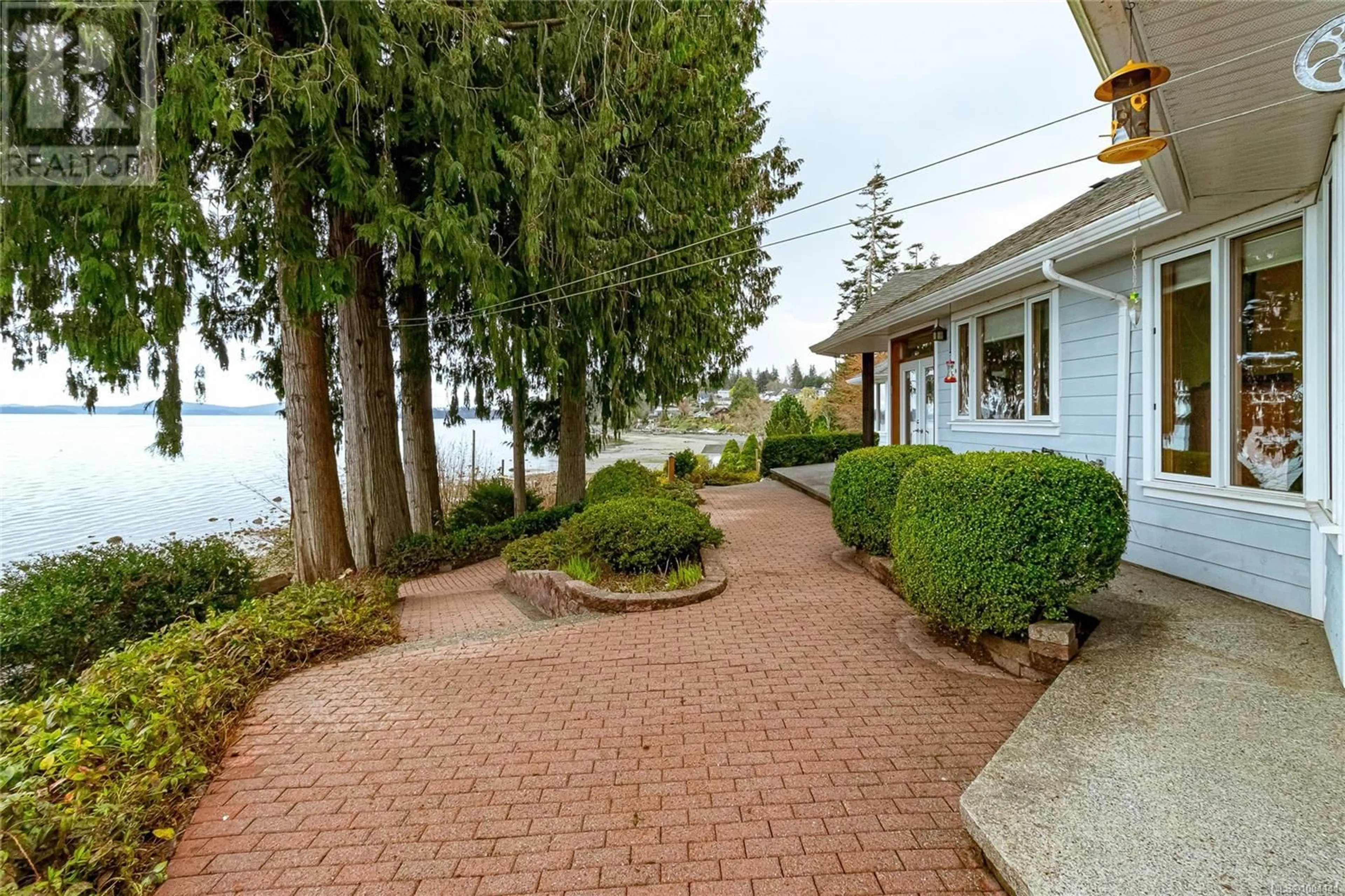 Patio, water/lake/river/ocean view for 3360 HILLSIDE ROAD, Saltair British Columbia V0R1K2
