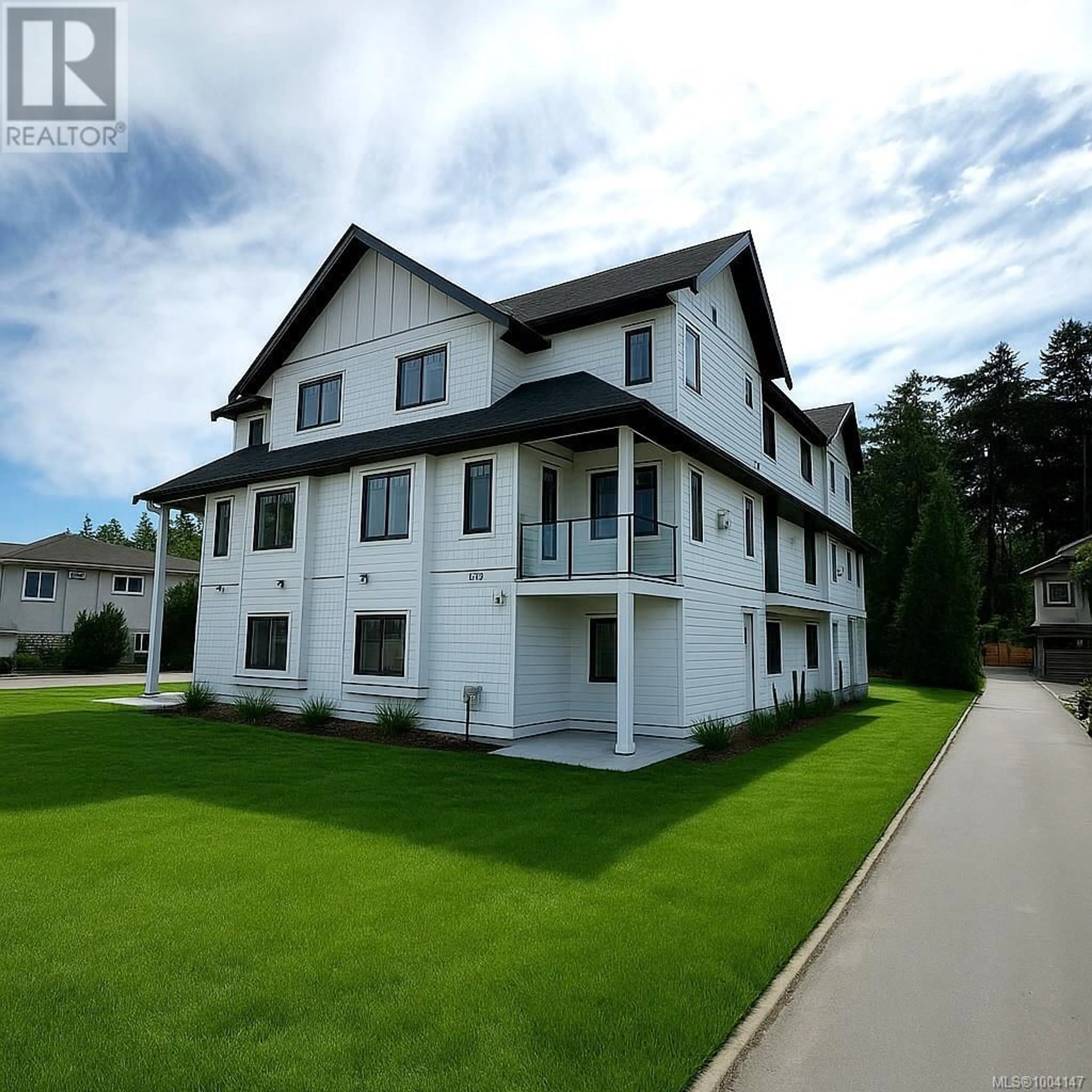 A pic from outside/outdoor area/front of a property/back of a property/a pic from drone, unknown for 3820 EPSOM DRIVE, Saanich British Columbia V8P3S7