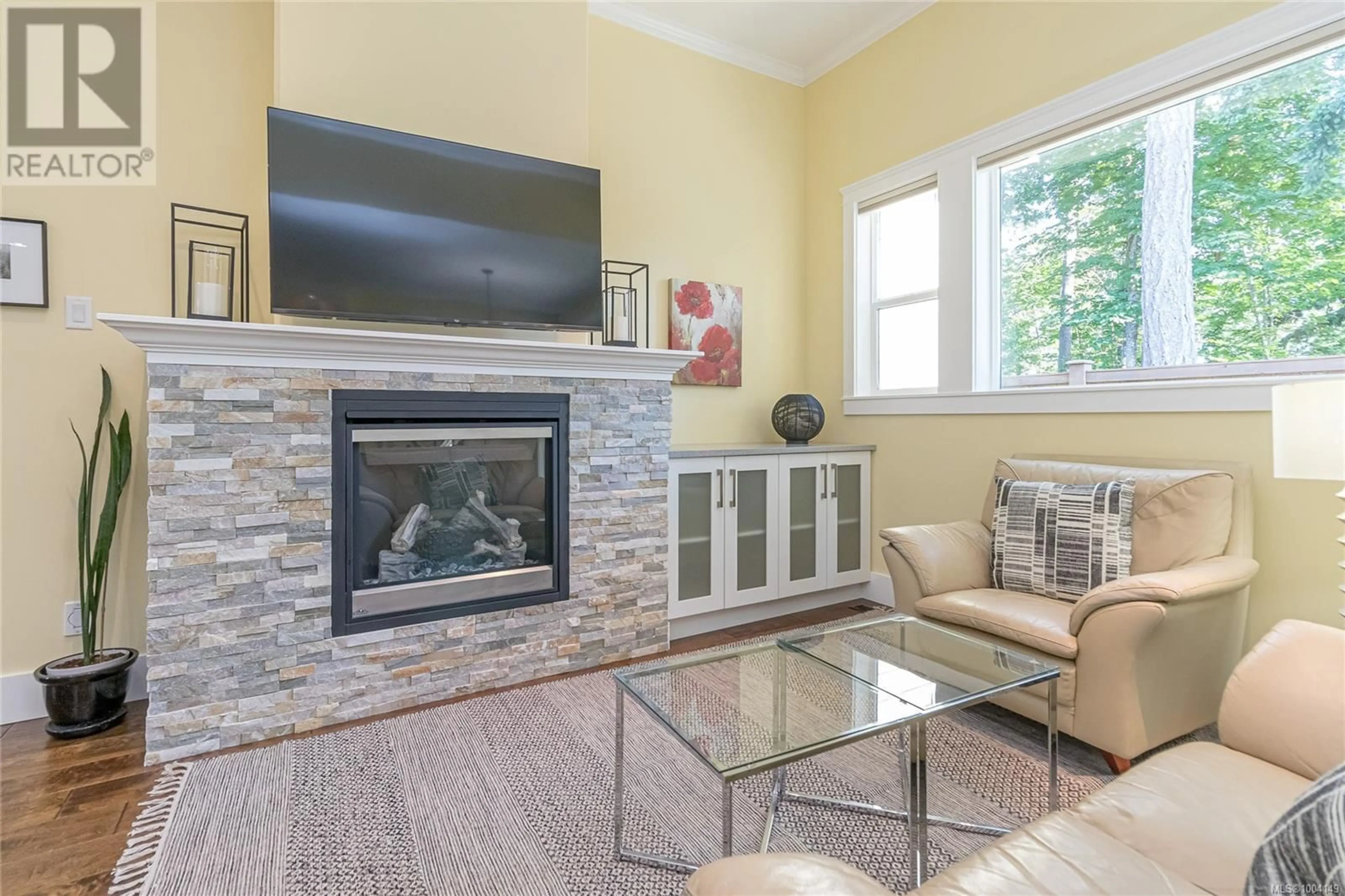 Living room with furniture, unknown for 855 PARKSIDE CRESCENT, Parksville British Columbia V9P0C7