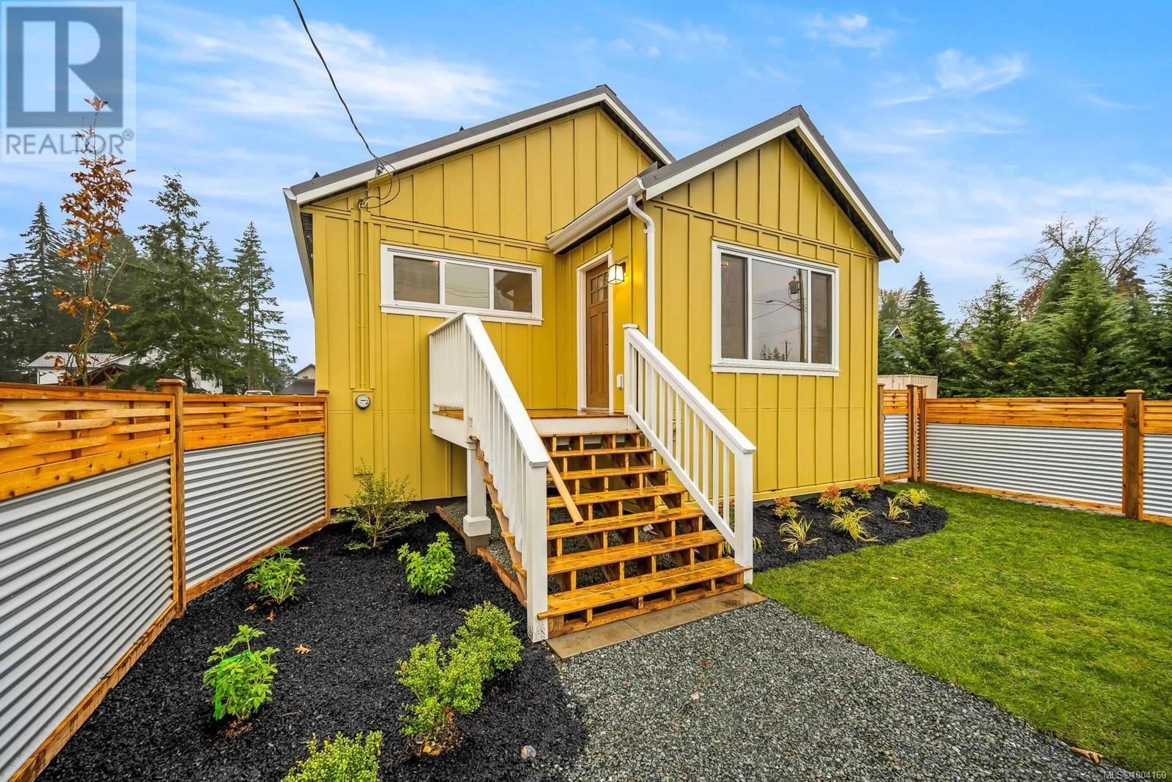 Home with vinyl exterior material, street for SL3 - 4703 CUMBERLAND ROAD, Cumberland British Columbia V0R1S0