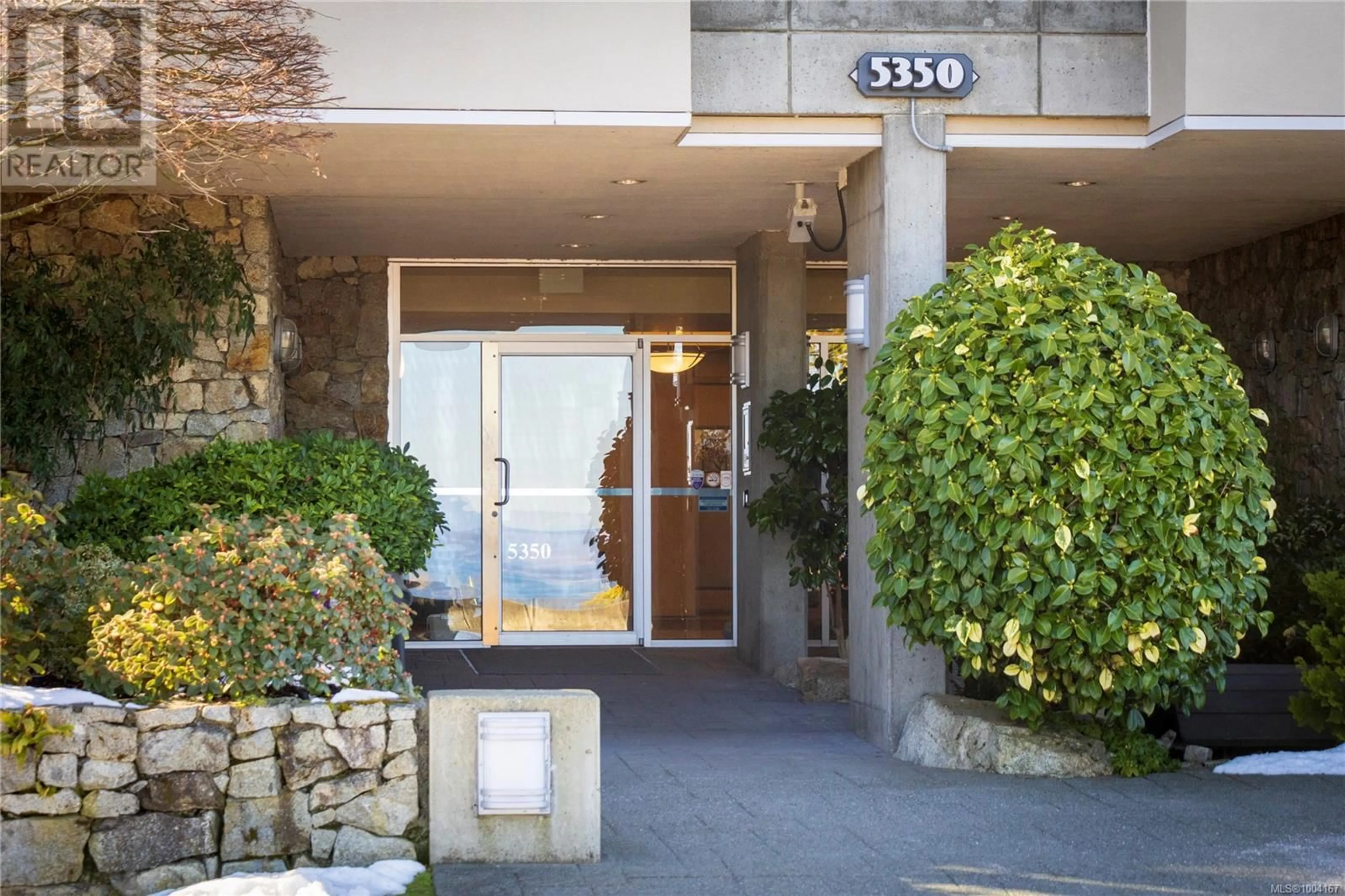 Unknown for 101 - 5350 SAYWARD HILL CRESCENT, Saanich British Columbia V8Y3H9