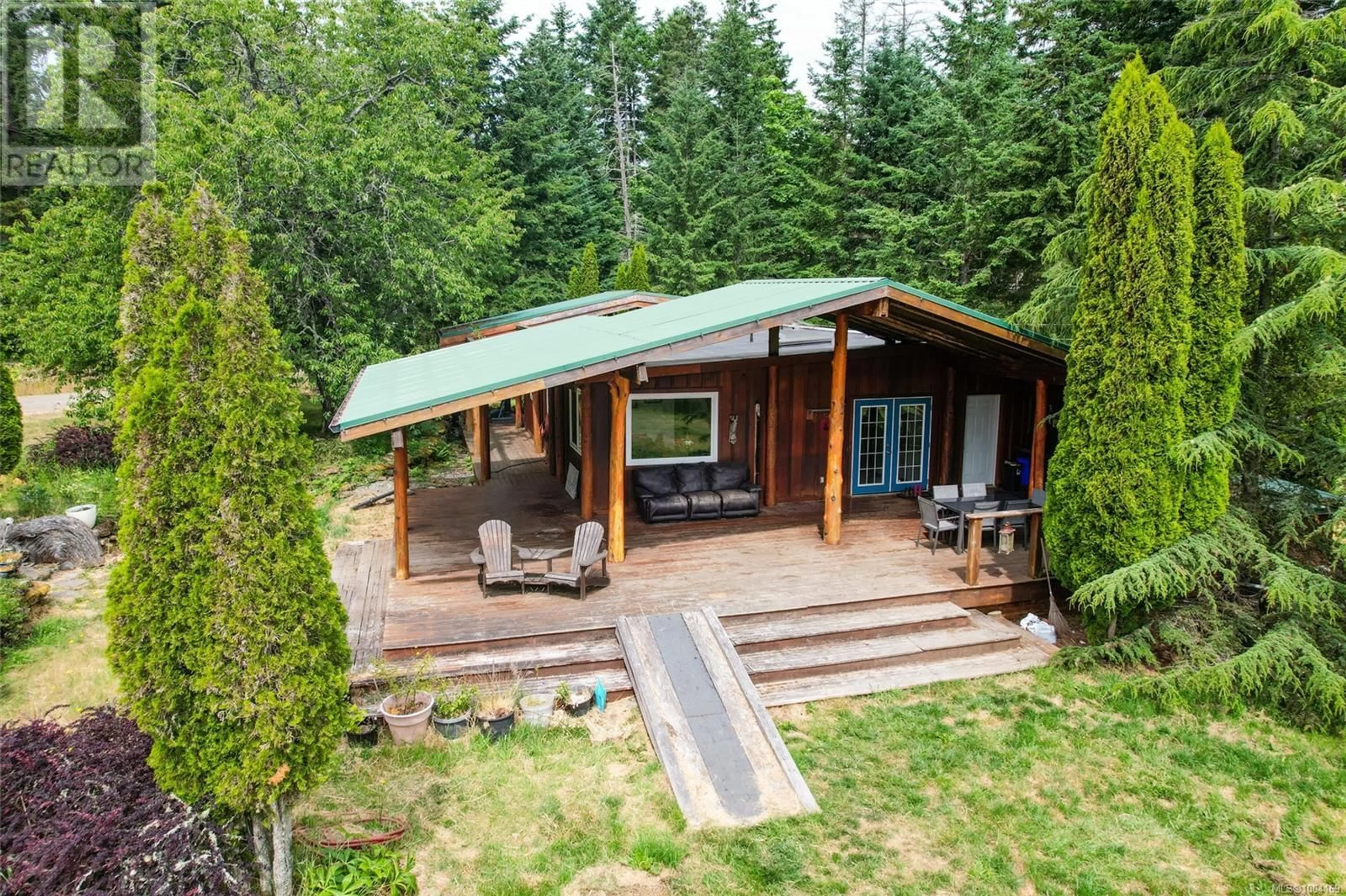 A pic from outside/outdoor area/front of a property/back of a property/a pic from drone, unknown for 2411 SOUTH ROAD, Gabriola Island British Columbia V0R1X7