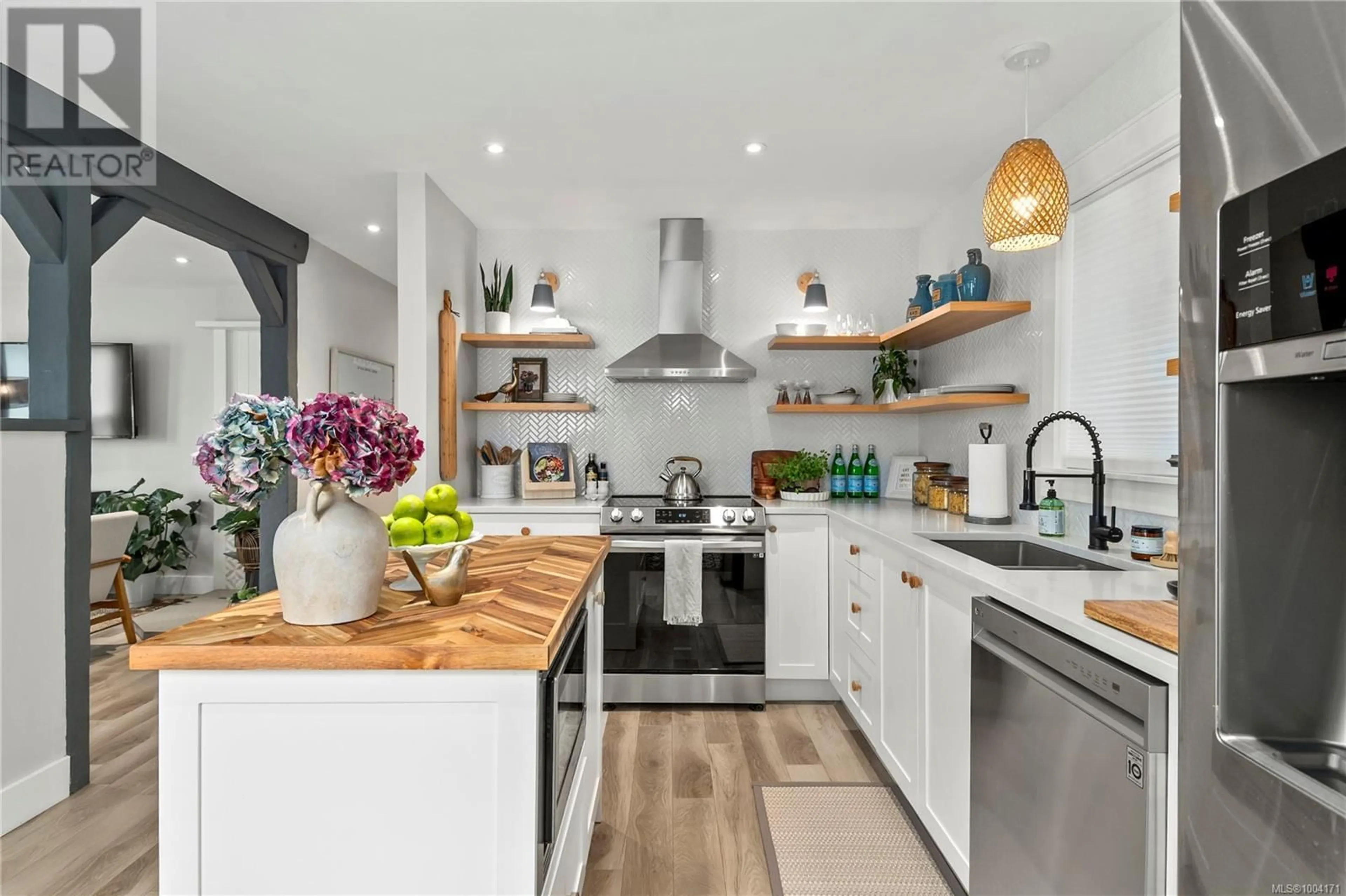 Open concept kitchen, unknown for 470 6TH AVENUE, Campbell River British Columbia V9W3Z3