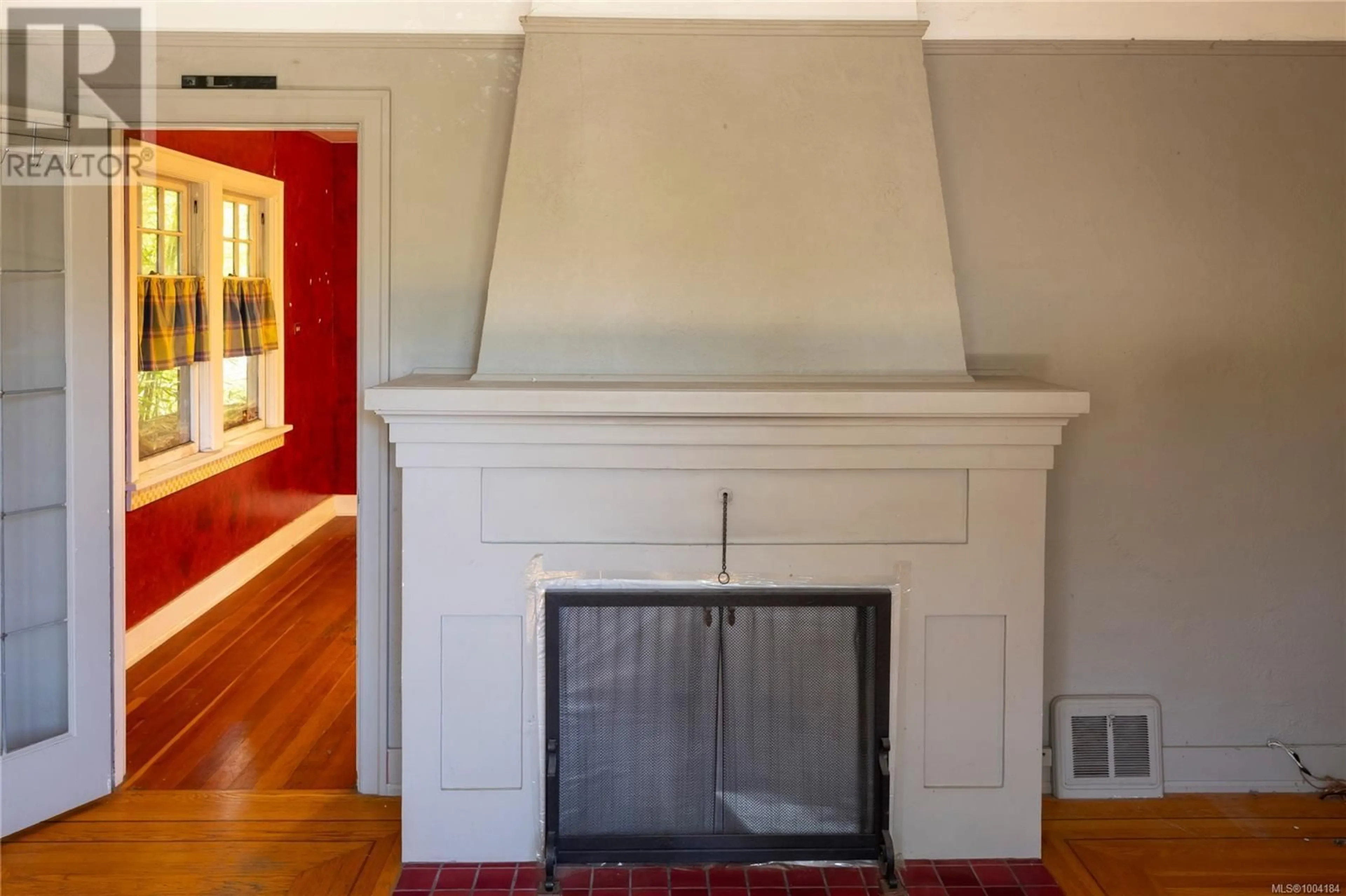 A pic of a room for 2030 MEADOW PLACE, Oak Bay British Columbia V8R1R3