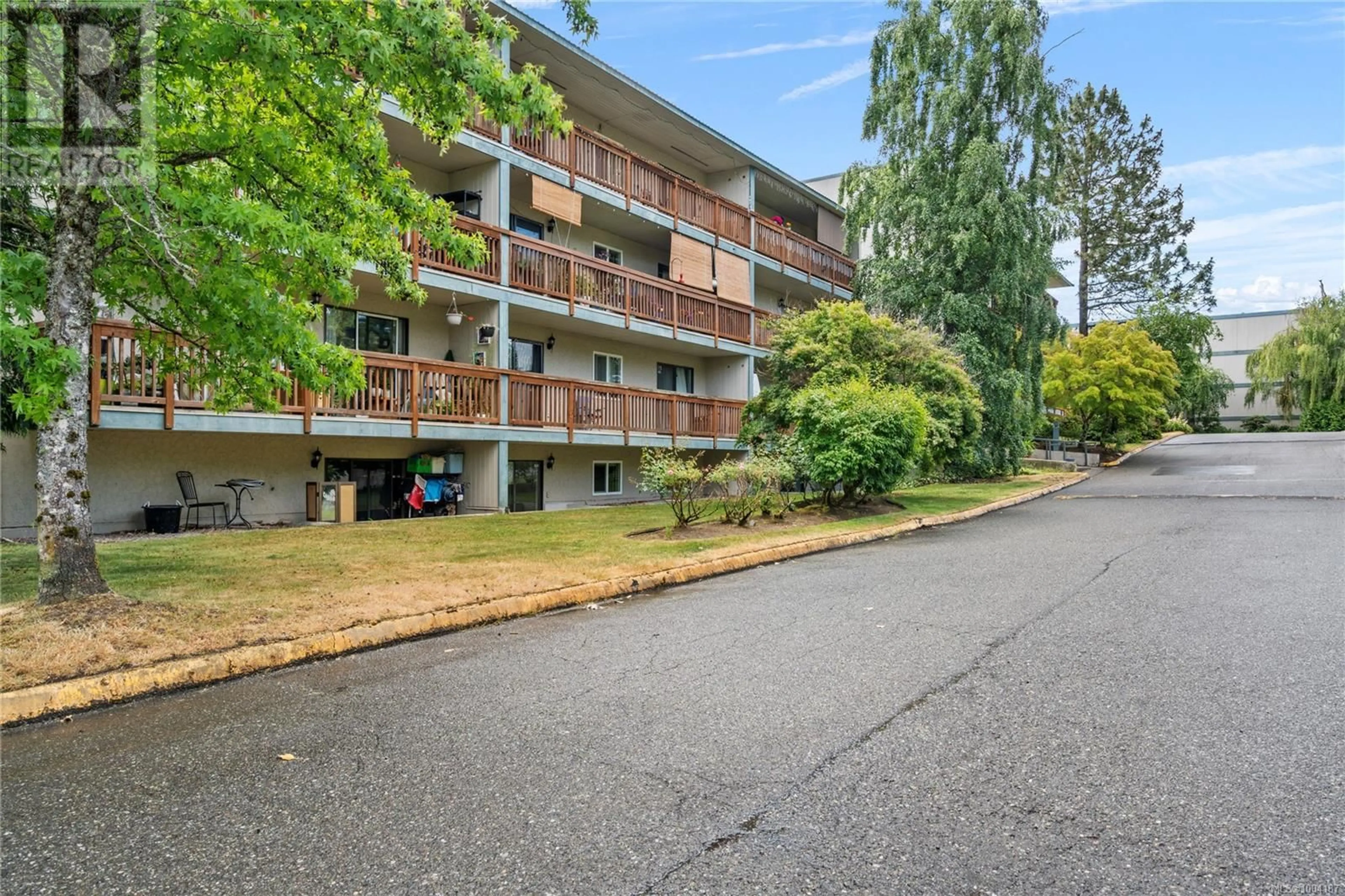Patio, street for 111 - 4728 UPLANDS DRIVE, Nanaimo British Columbia V9T4S9