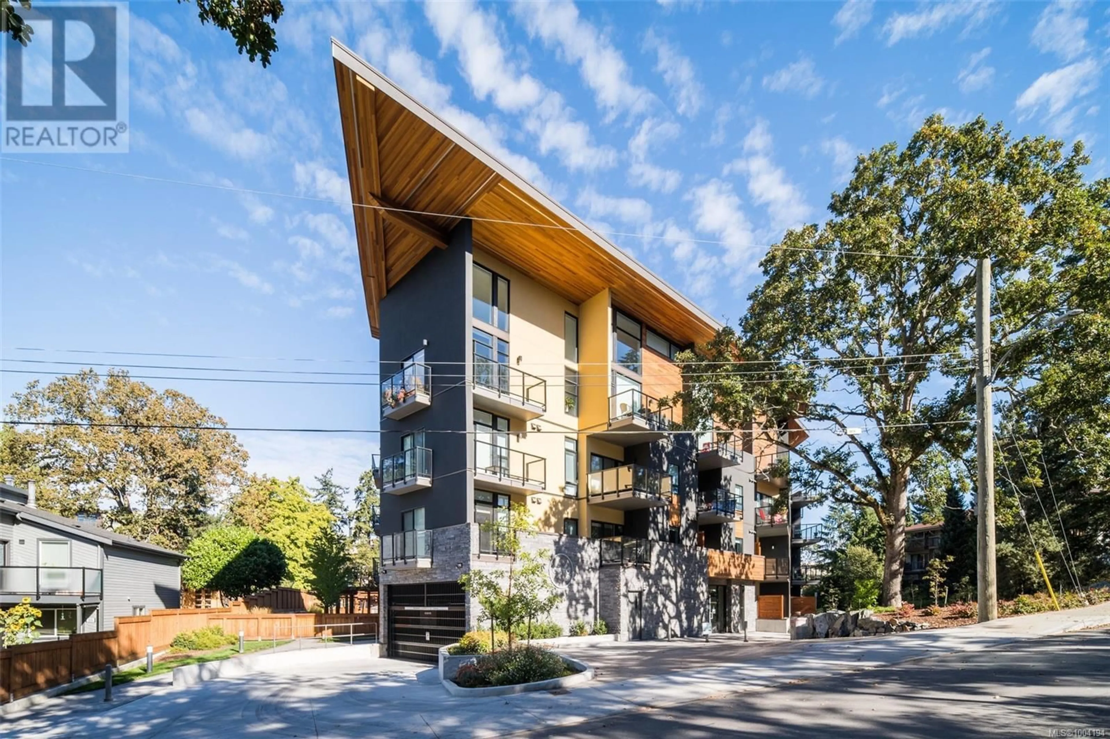 Home with brick exterior material, street for 413 - 991 MCKENZIE AVENUE, Saanich British Columbia V8X0B5