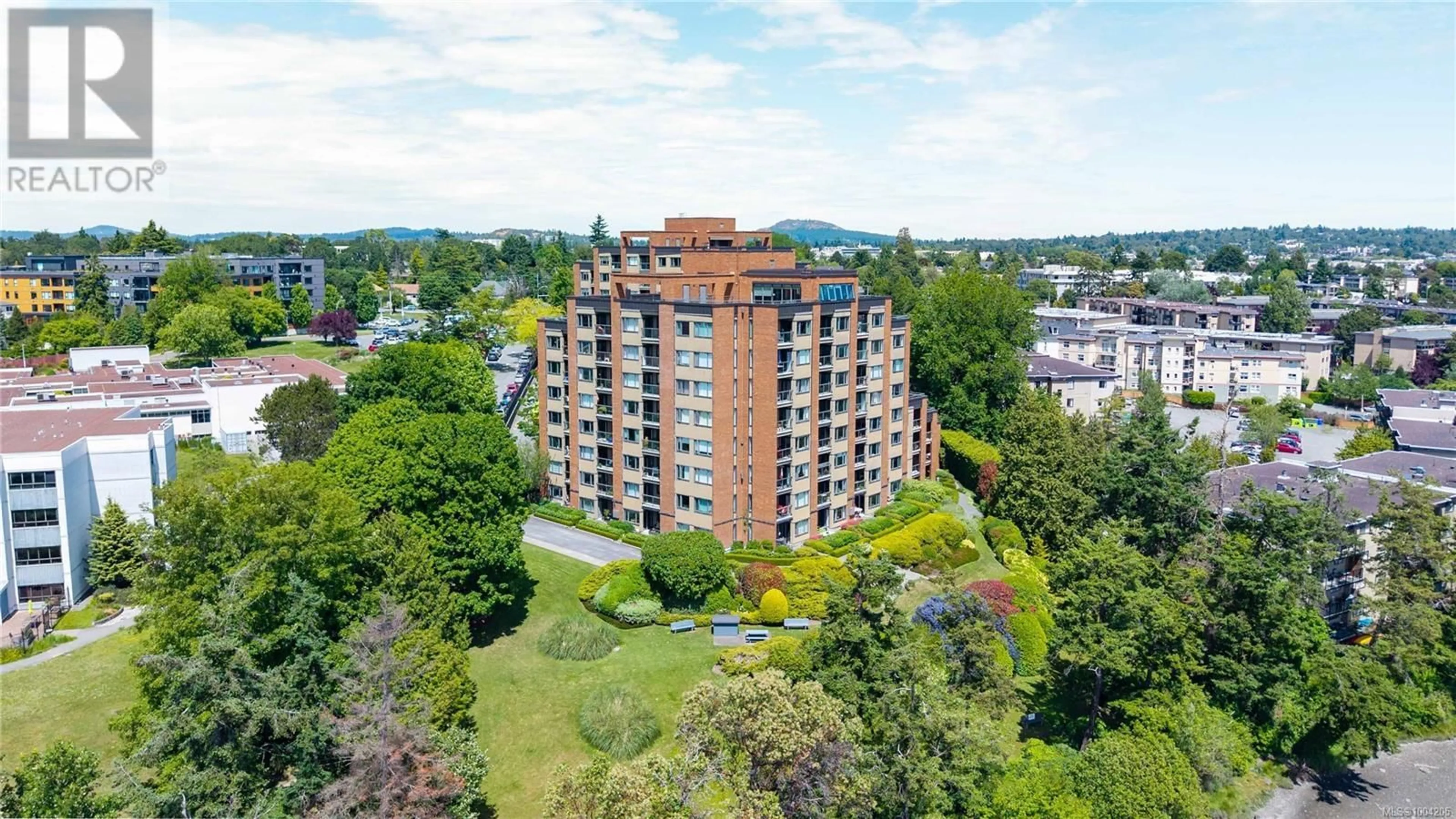 A pic from outside/outdoor area/front of a property/back of a property/a pic from drone, building for 103 - 105 GORGE ROAD EAST, Victoria British Columbia V9A6Z3