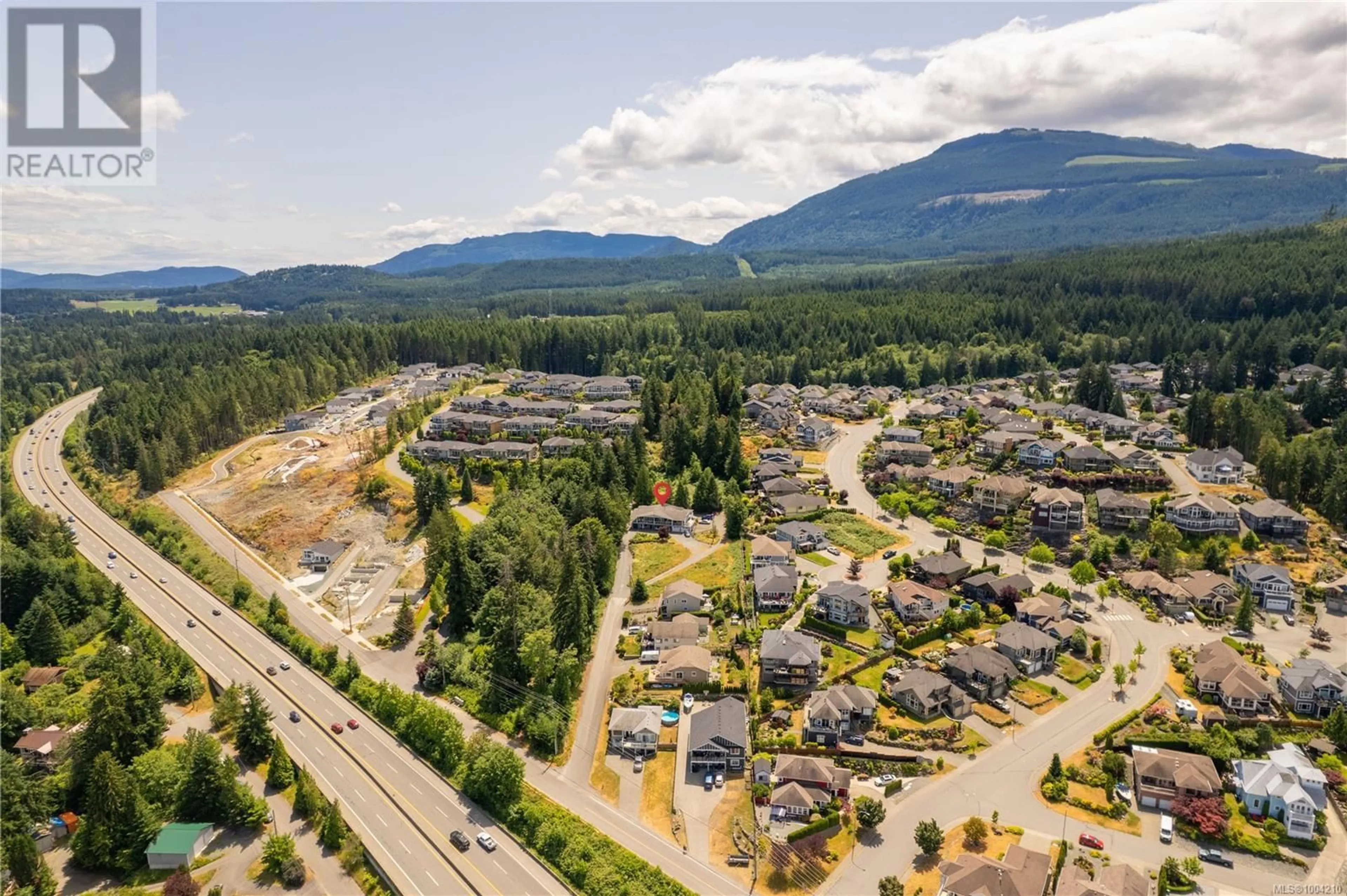A pic from outside/outdoor area/front of a property/back of a property/a pic from drone, mountain view for 10 - 606 FARRELL ROAD, Ladysmith British Columbia V9G1W9
