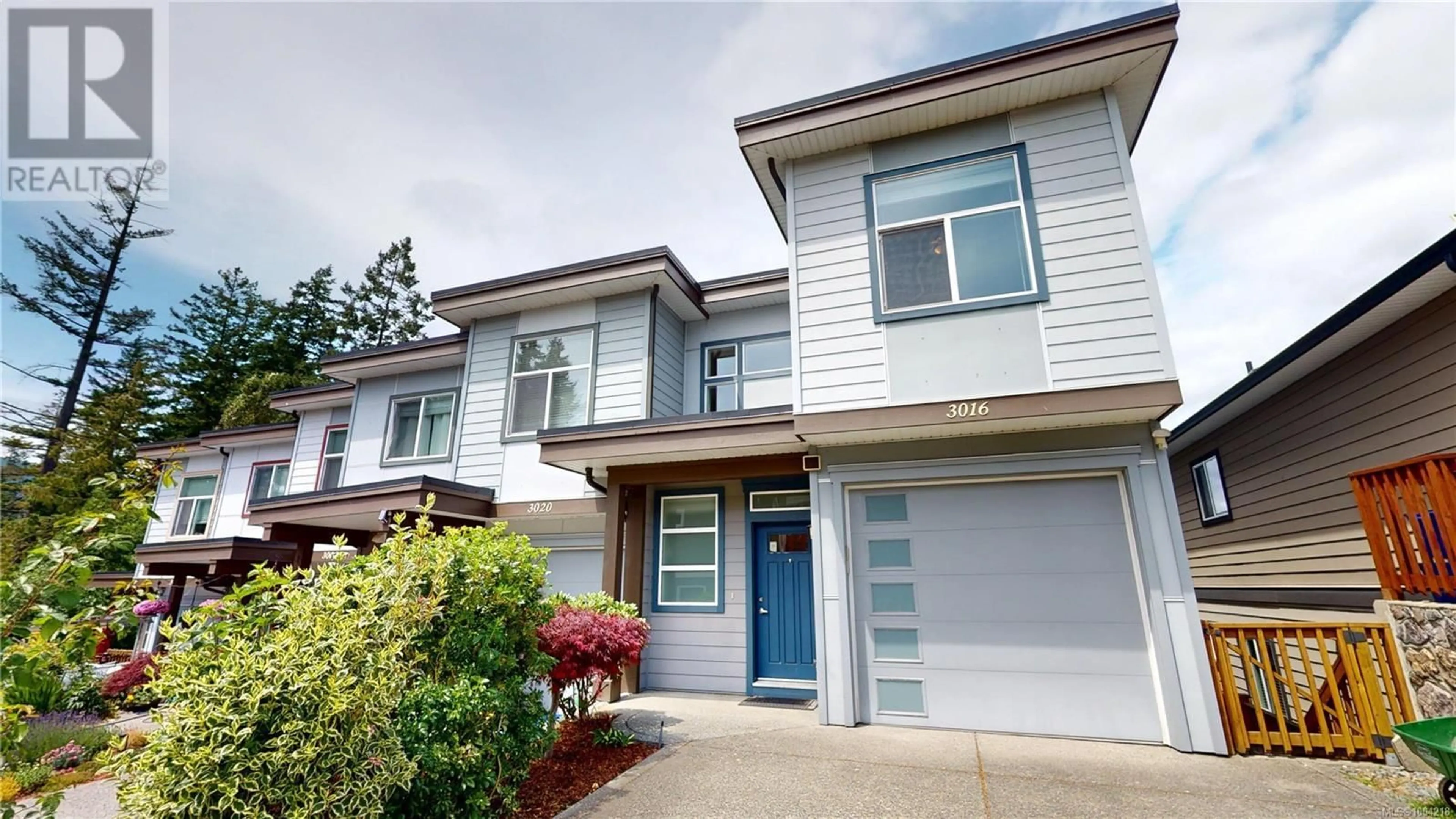 Home with vinyl exterior material, street for 3016 URBAN CREEK WAY, Langford British Columbia V9B0L9
