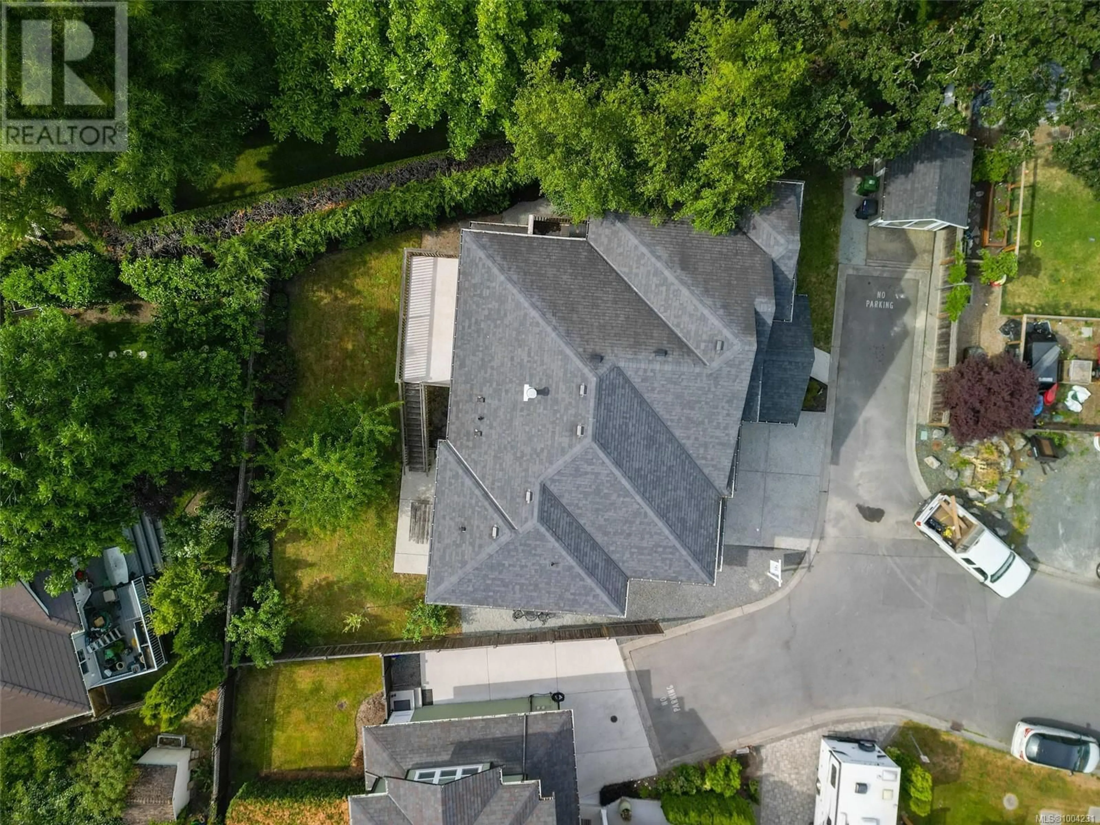 A pic from outside/outdoor area/front of a property/back of a property/a pic from drone, street for 1234 KNUTE WAY, Central Saanich British Columbia V8M1G7