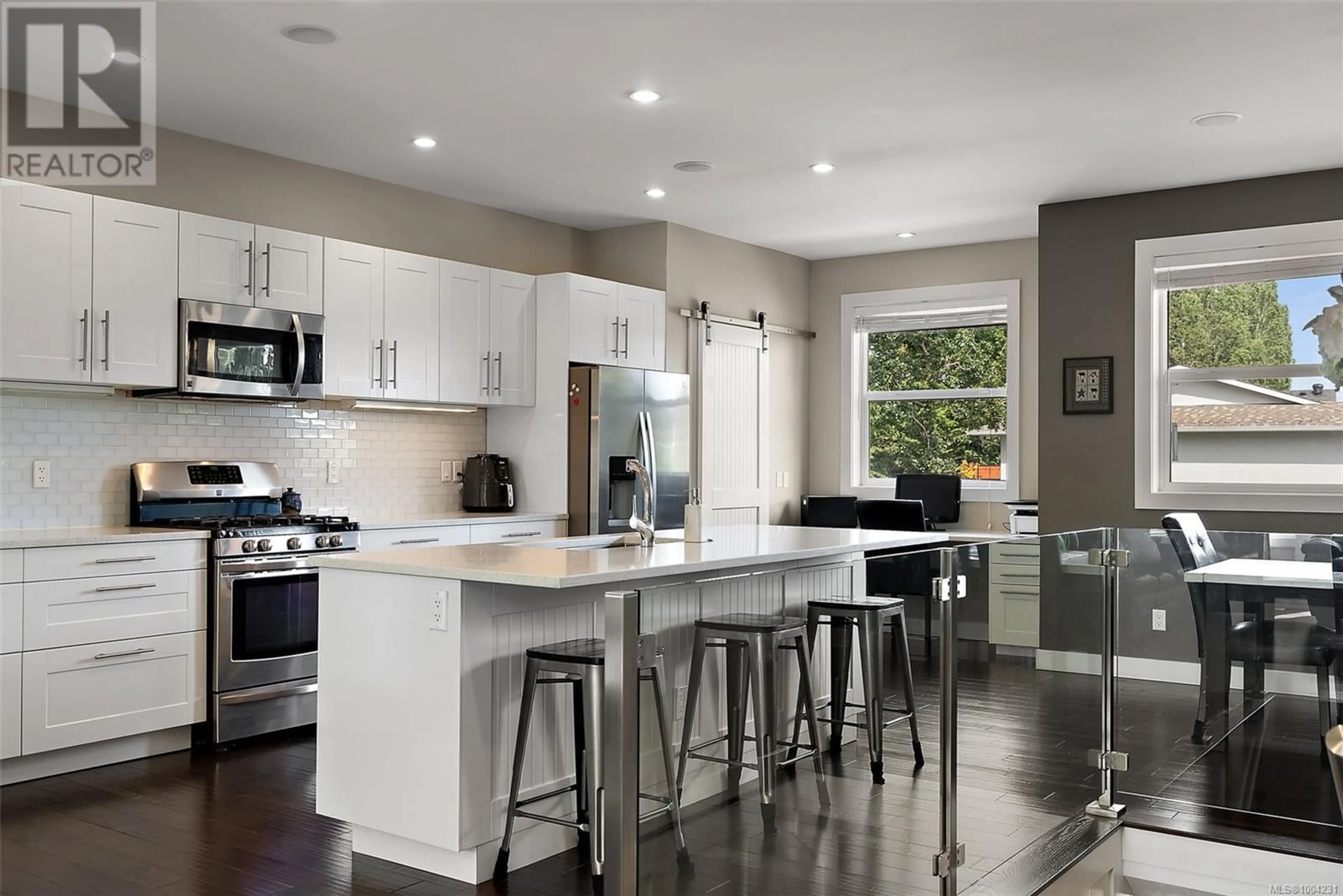 Open concept kitchen, unknown for 1234 KNUTE WAY, Central Saanich British Columbia V8M1G7