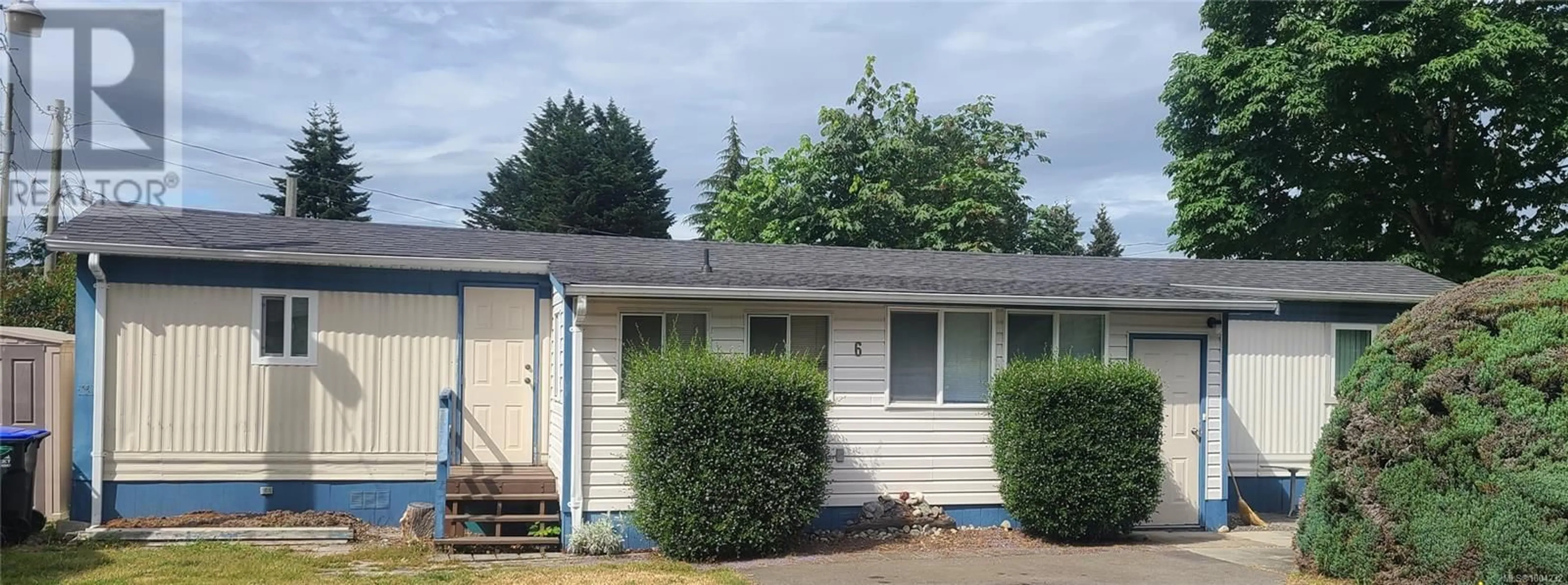 Home with vinyl exterior material, street for 6 - 150 CORFIELD STREET NORTH, Parksville British Columbia V9P1T9