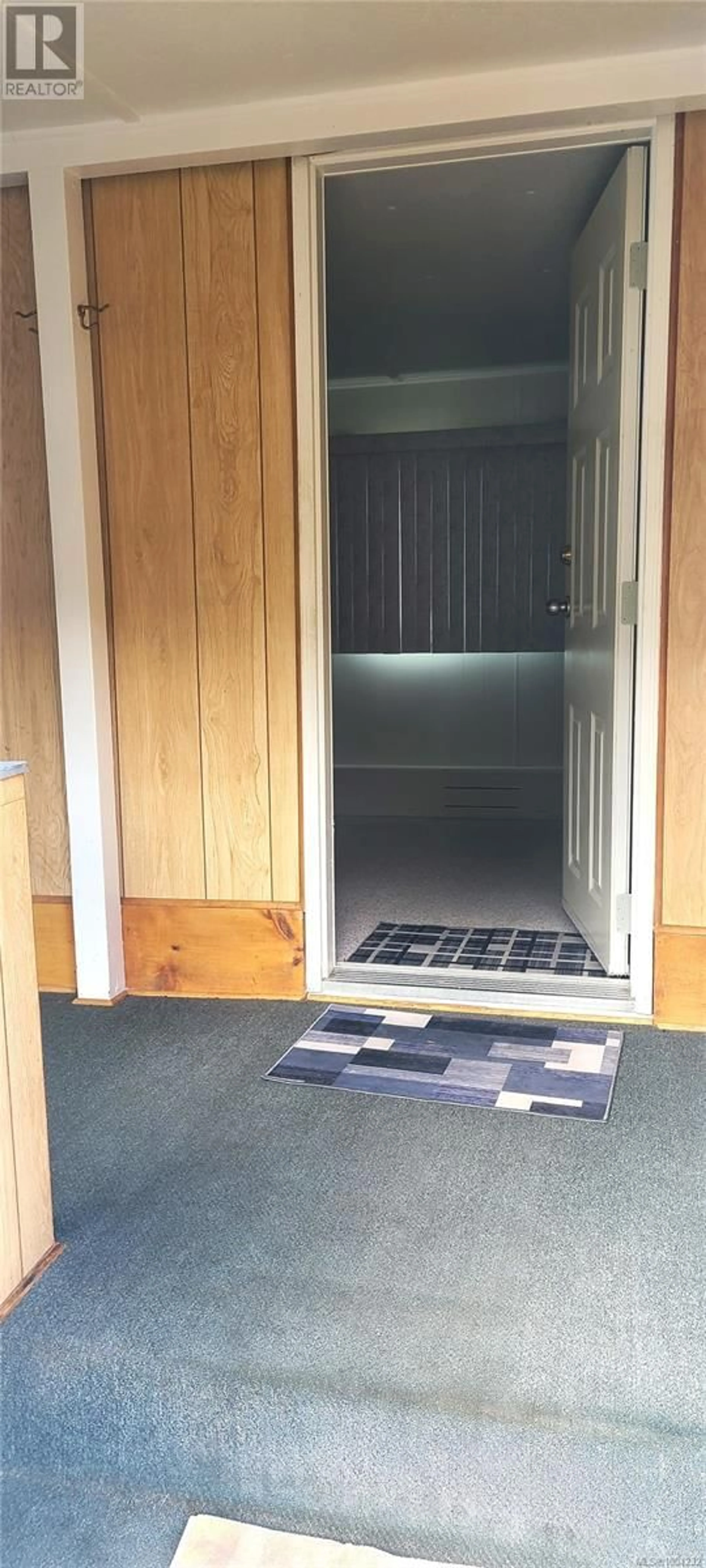 Indoor foyer for 6 - 150 CORFIELD STREET NORTH, Parksville British Columbia V9P1T9
