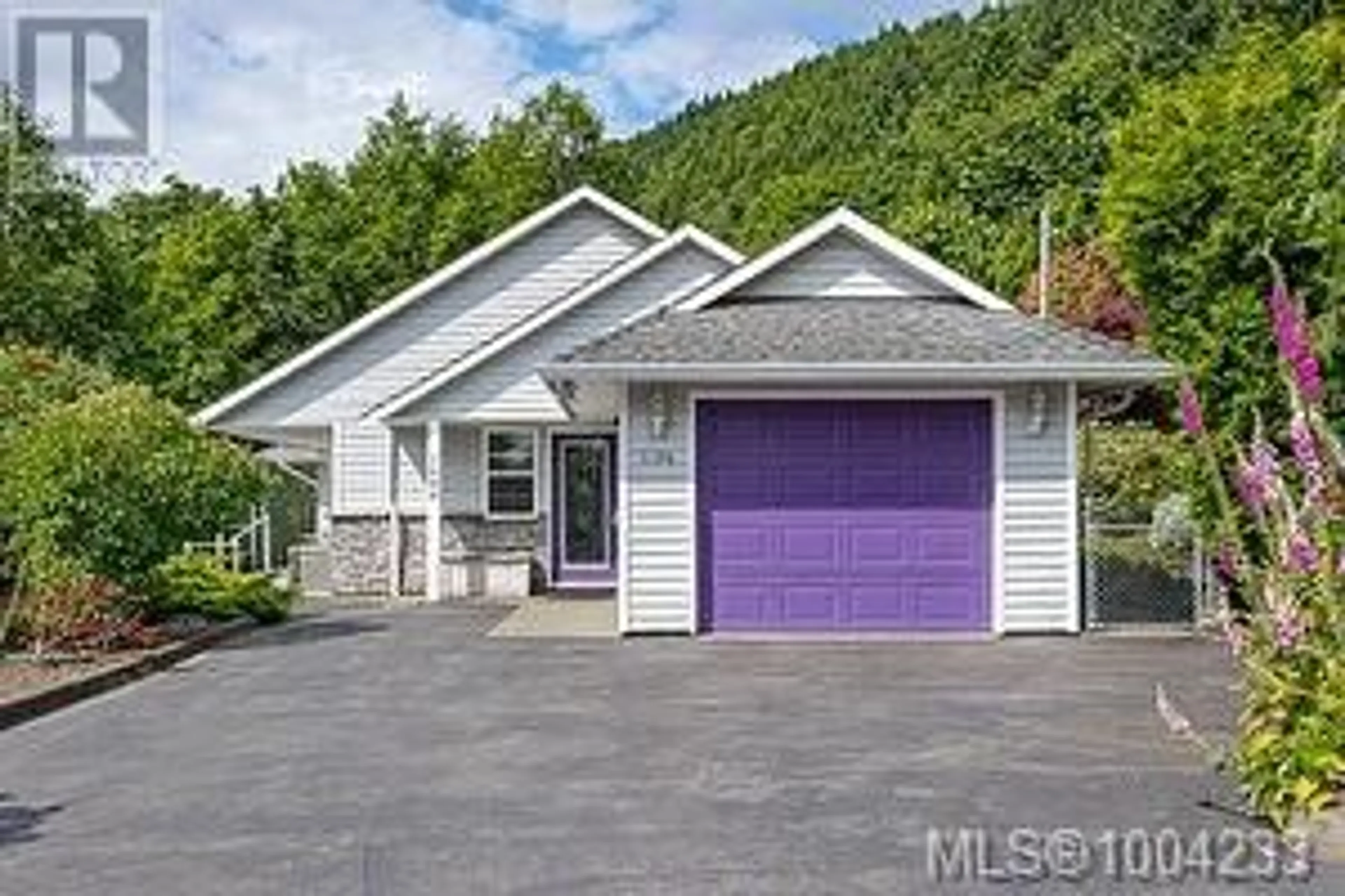 Home with vinyl exterior material, street for 1696 LAILAH'S LOOP EAST, Qualicum Beach British Columbia V9K2S3