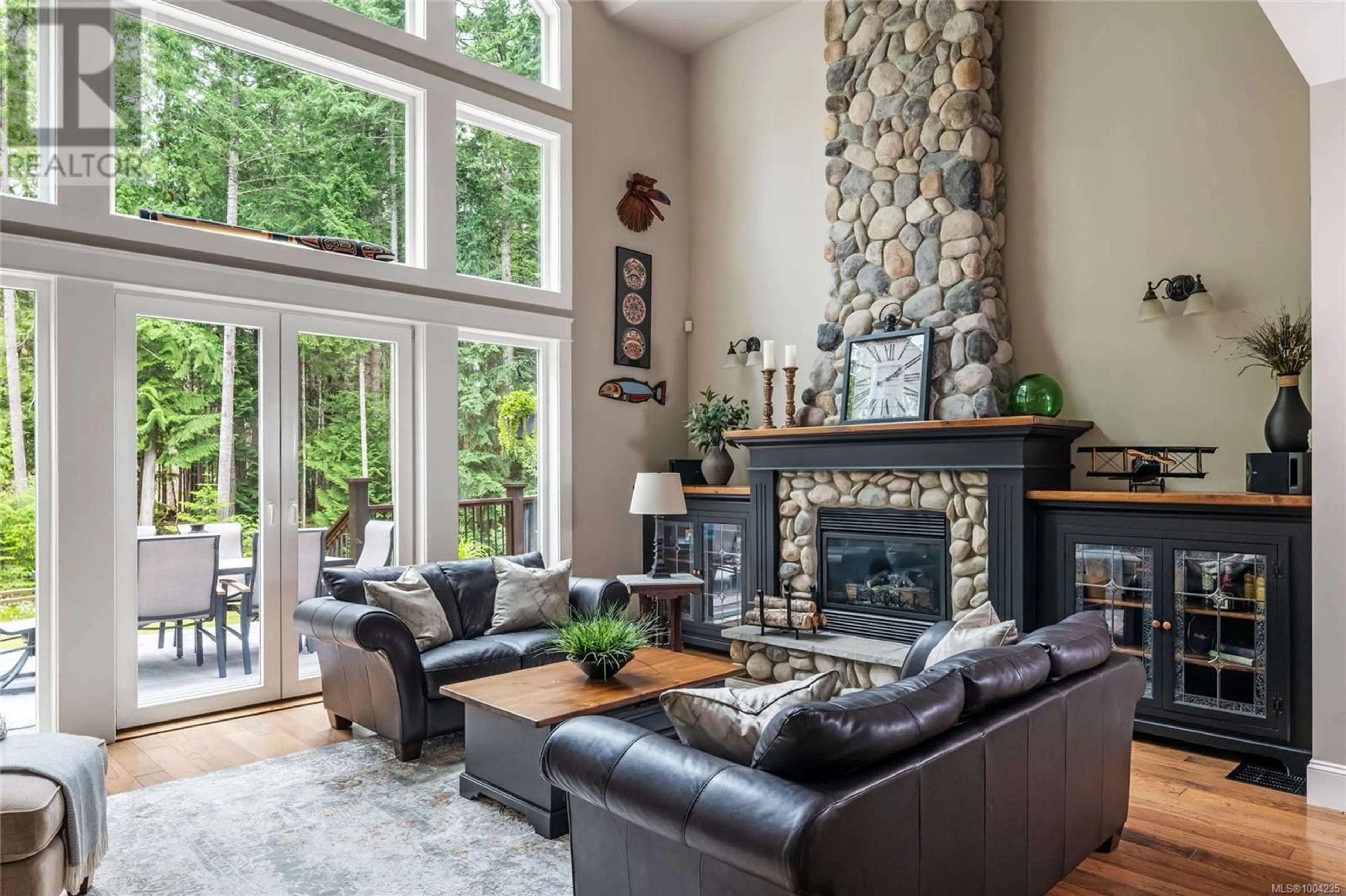 Living room with furniture, unknown for 1453 WHITE PINE TERRACE, Highlands British Columbia V9B6J3