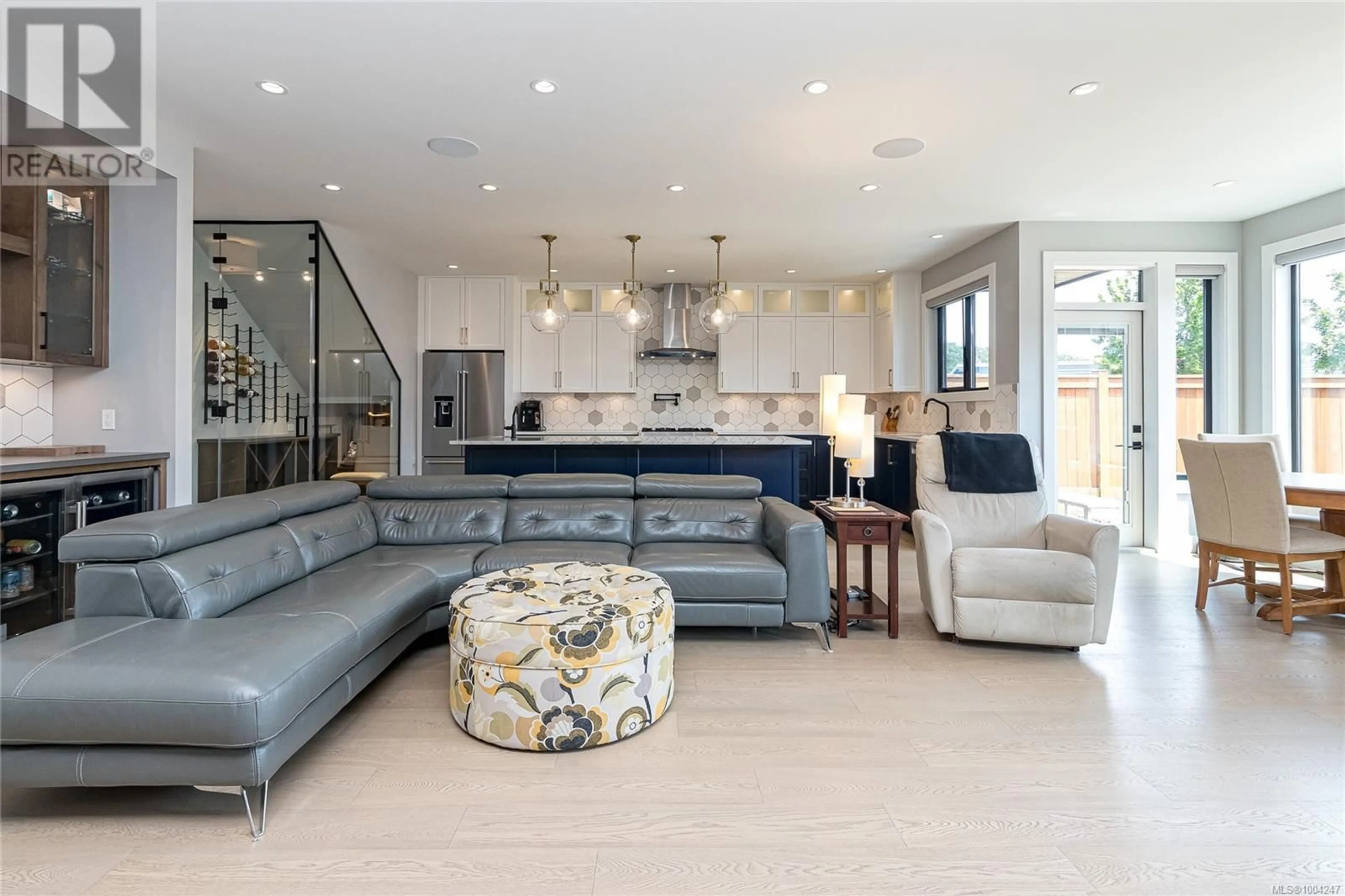 Open concept kitchen, unknown for 1647 KENMORE ROAD, Saanich British Columbia V8N4M8