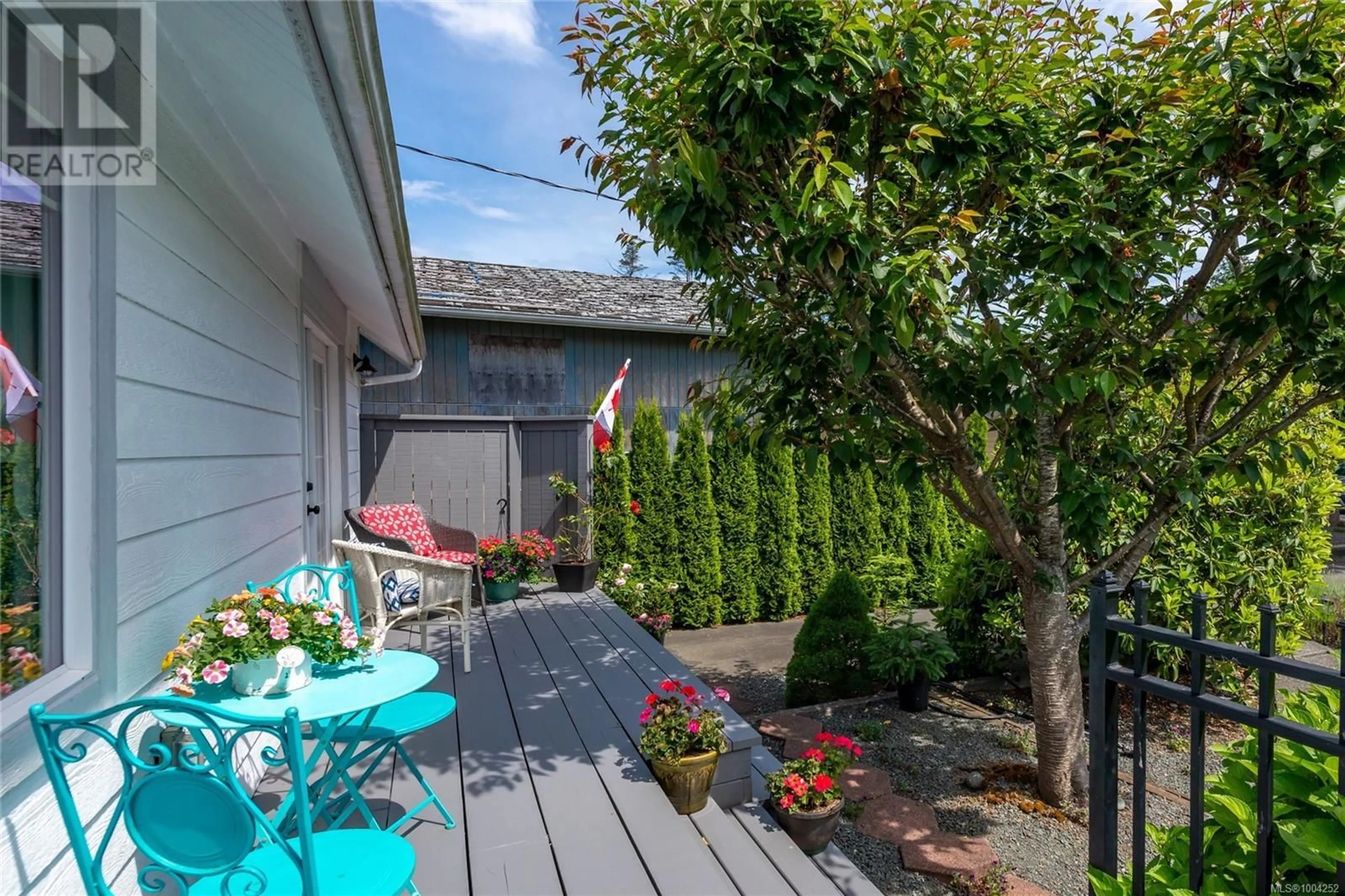 Patio, street for 1878 NUNNS ROAD, Campbell River British Columbia V9W1G9