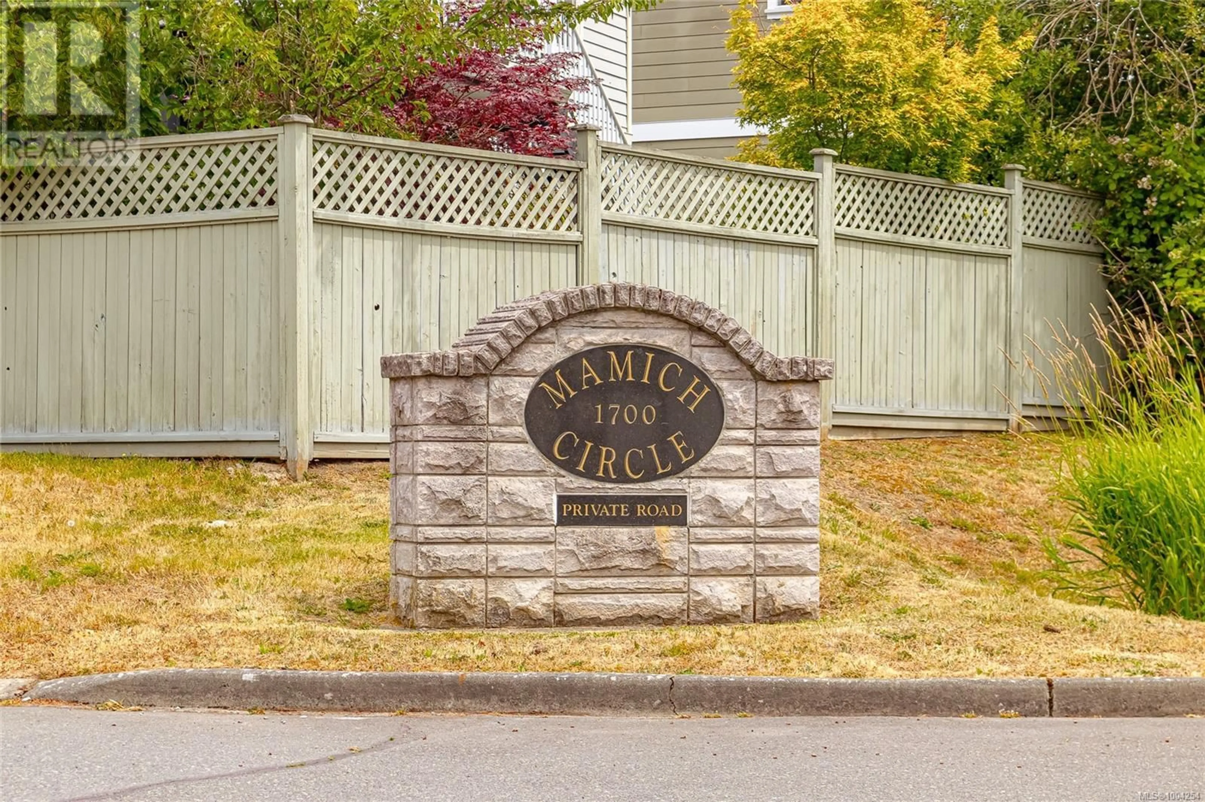 Unknown for 1734 MAMICH CIRCLE, Saanich British Columbia V8N6N1