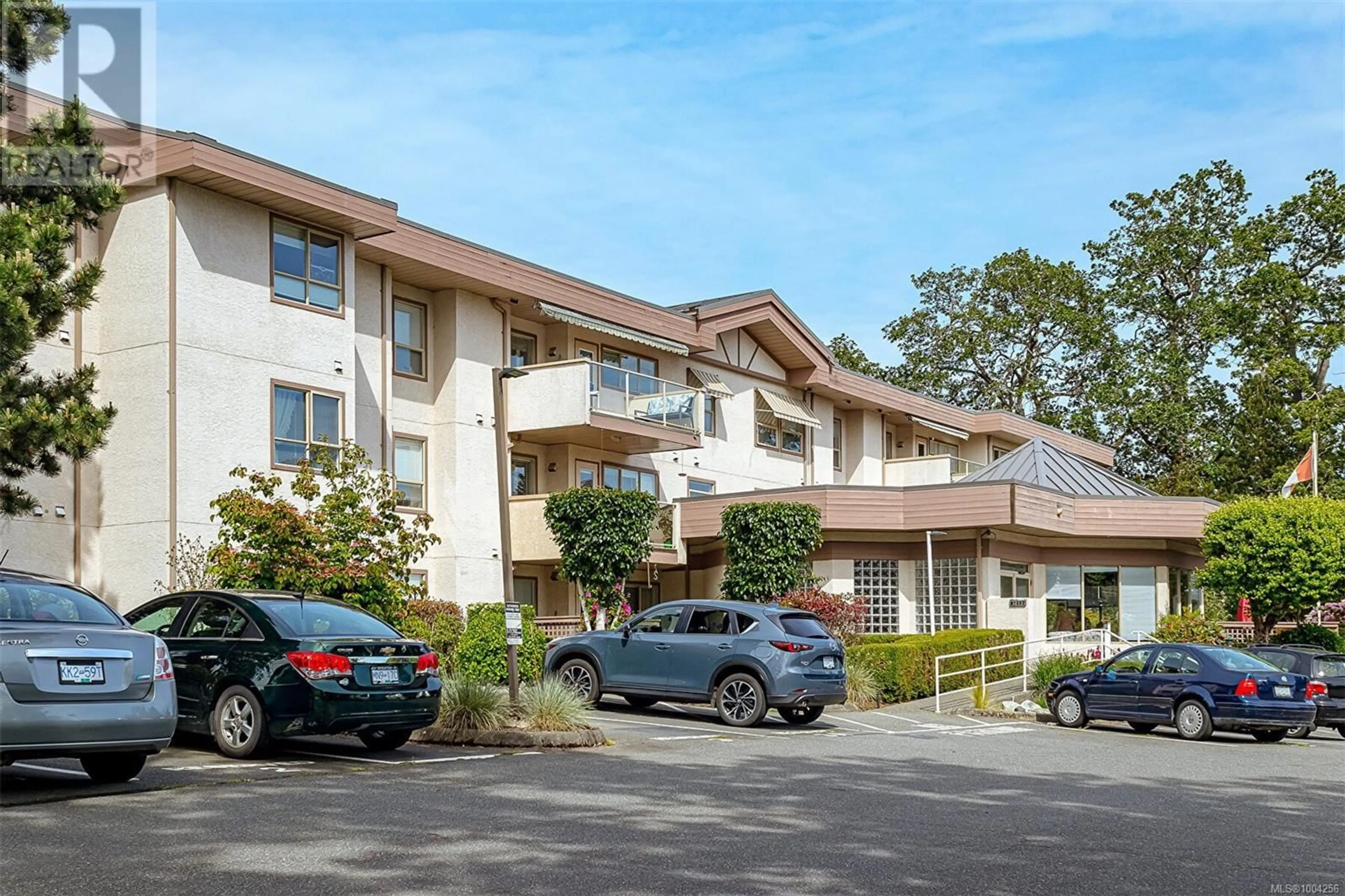 Unknown for 304 - 4535 VIEWMONT AVENUE, Saanich British Columbia V8Z5L3