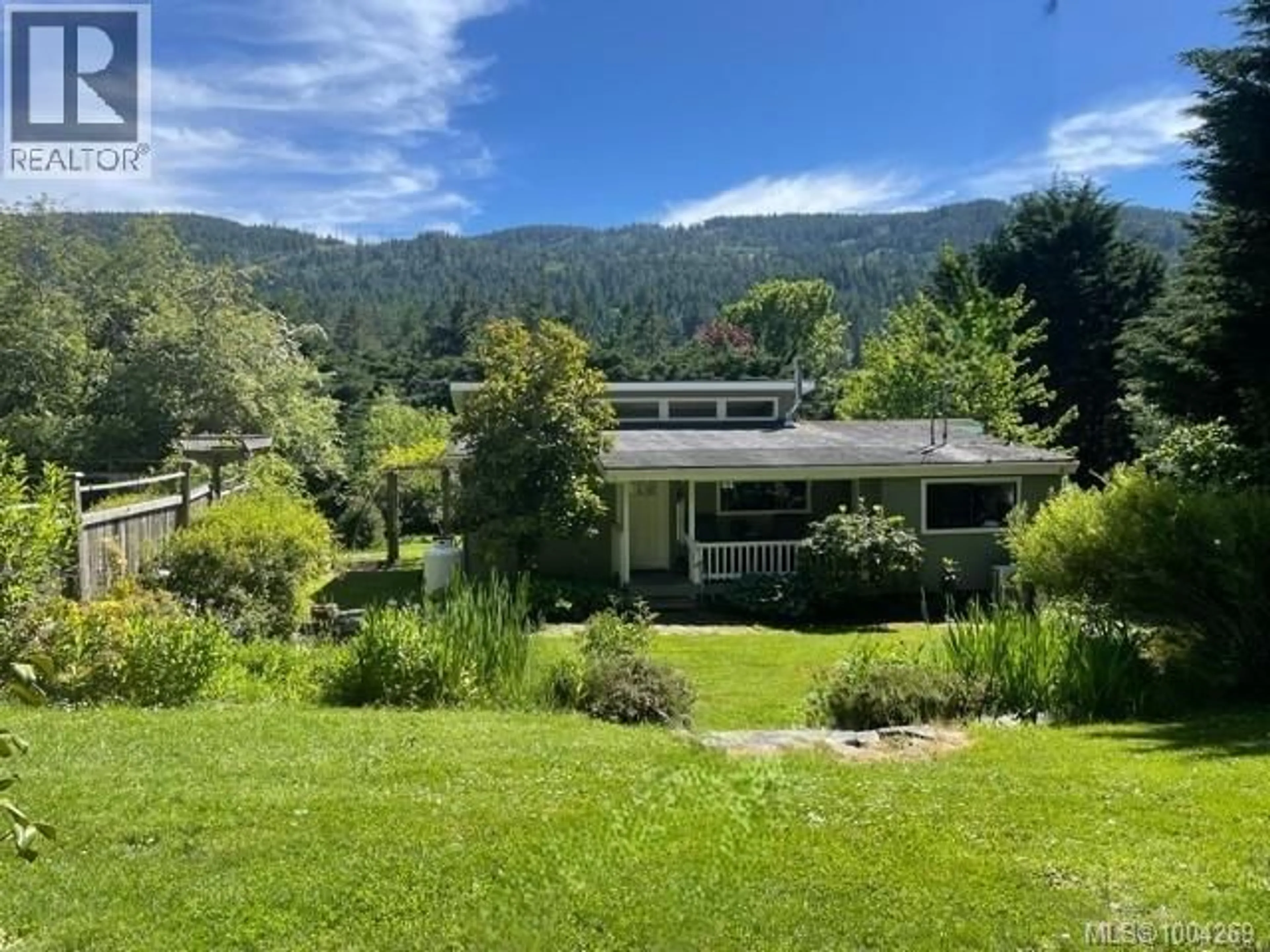 A pic from outside/outdoor area/front of a property/back of a property/a pic from drone, mountain view for 140 BOOTH CANAL ROAD, Salt Spring British Columbia V8K2N3