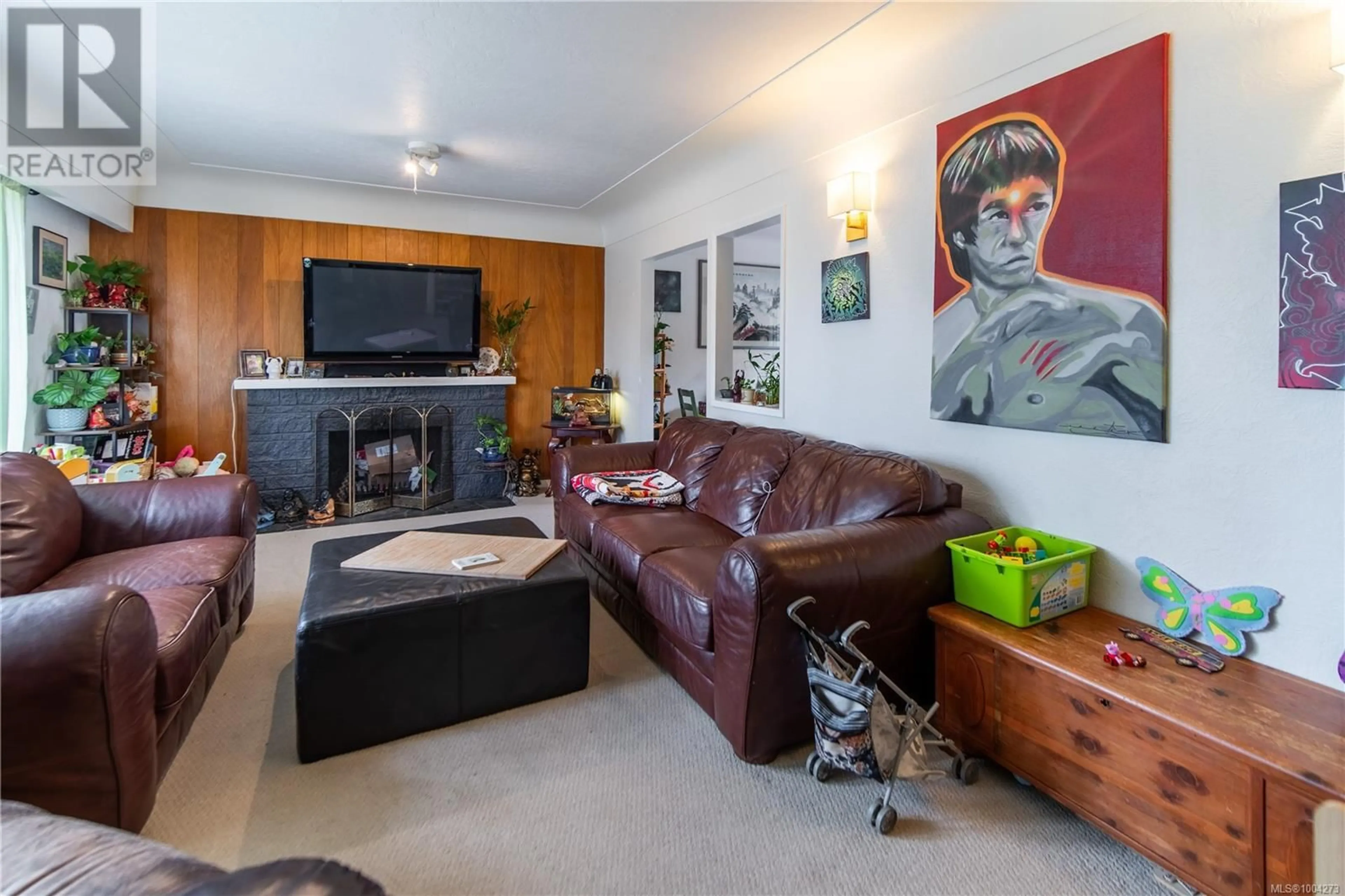 Living room with furniture, unknown for 1251 GARKIL ROAD, Saanich British Columbia V8P2L2