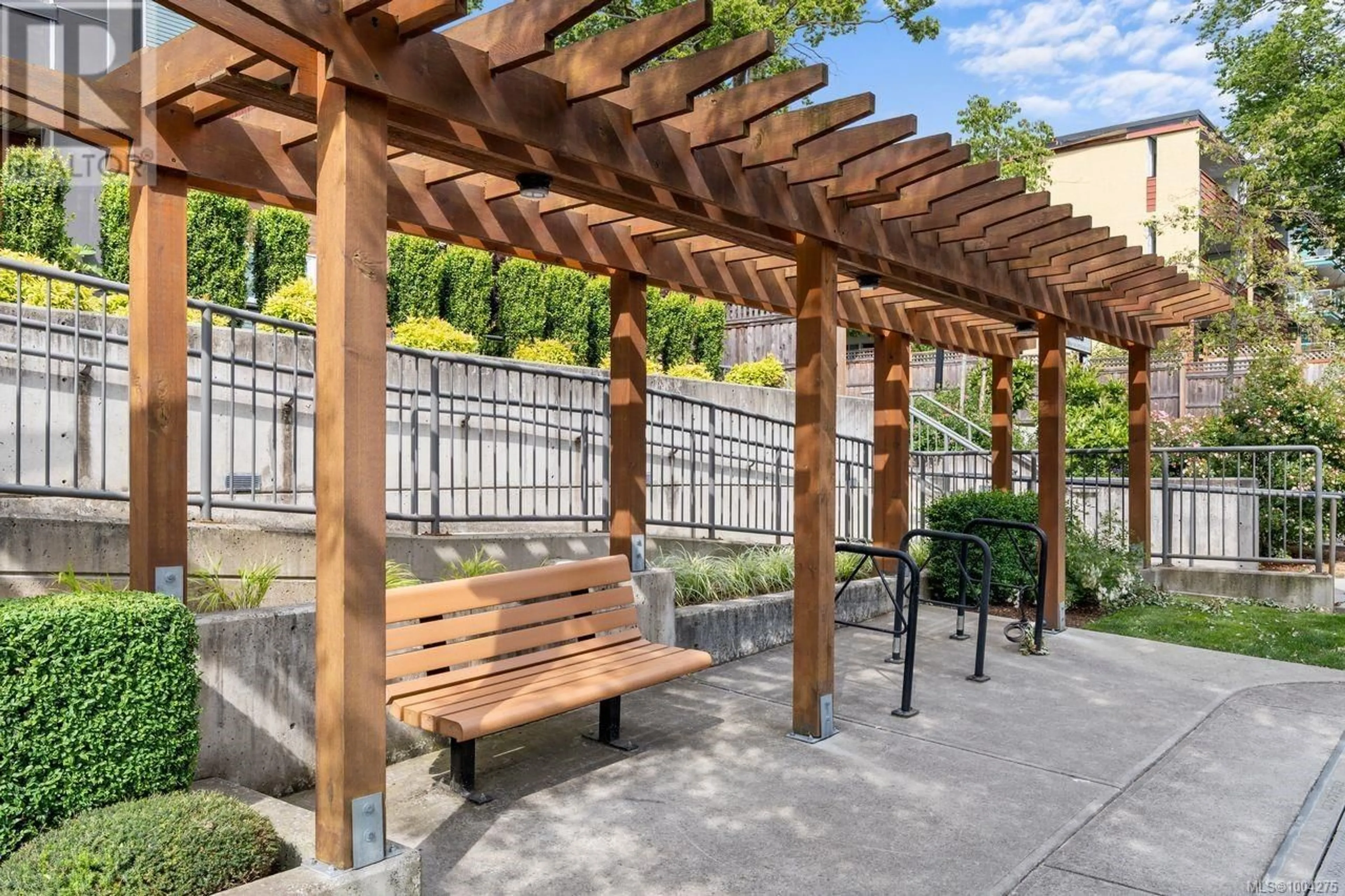 Patio, street for 210 - 1000 INVERNESS ROAD, Saanich British Columbia V8X2S1