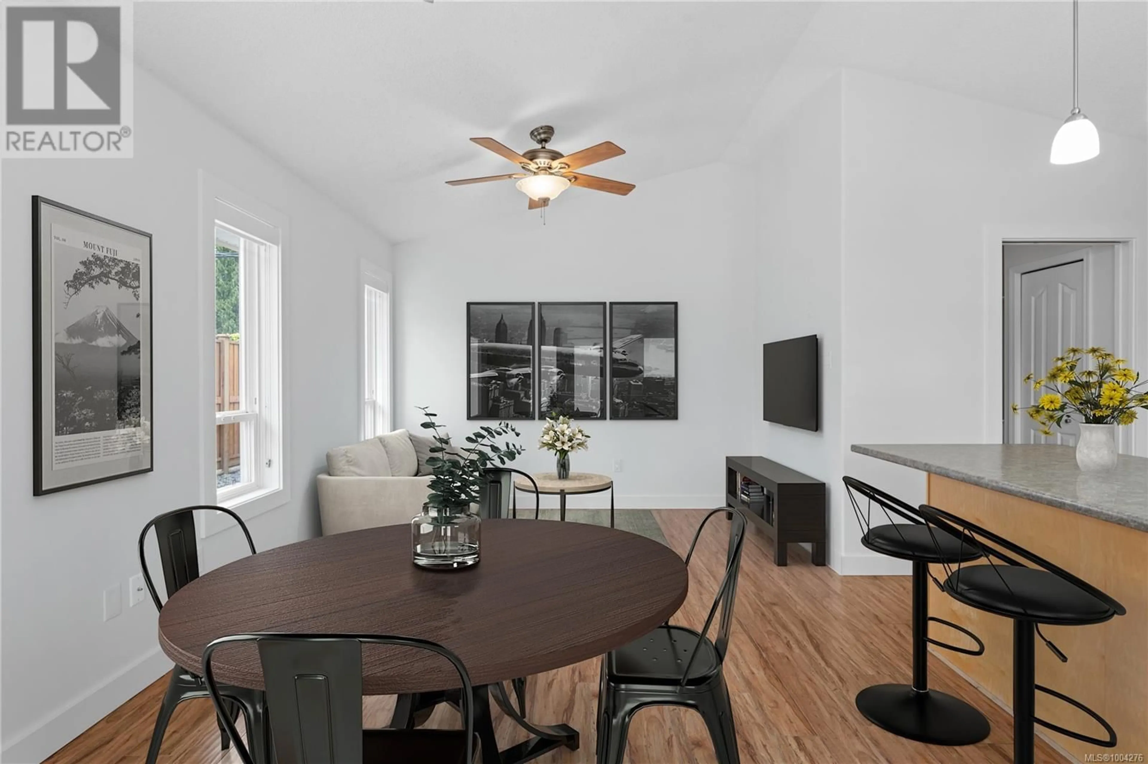Living room with furniture, wood/laminate floor for 840 MULHOLLAND DRIVE, Parksville British Columbia V9P1Z5
