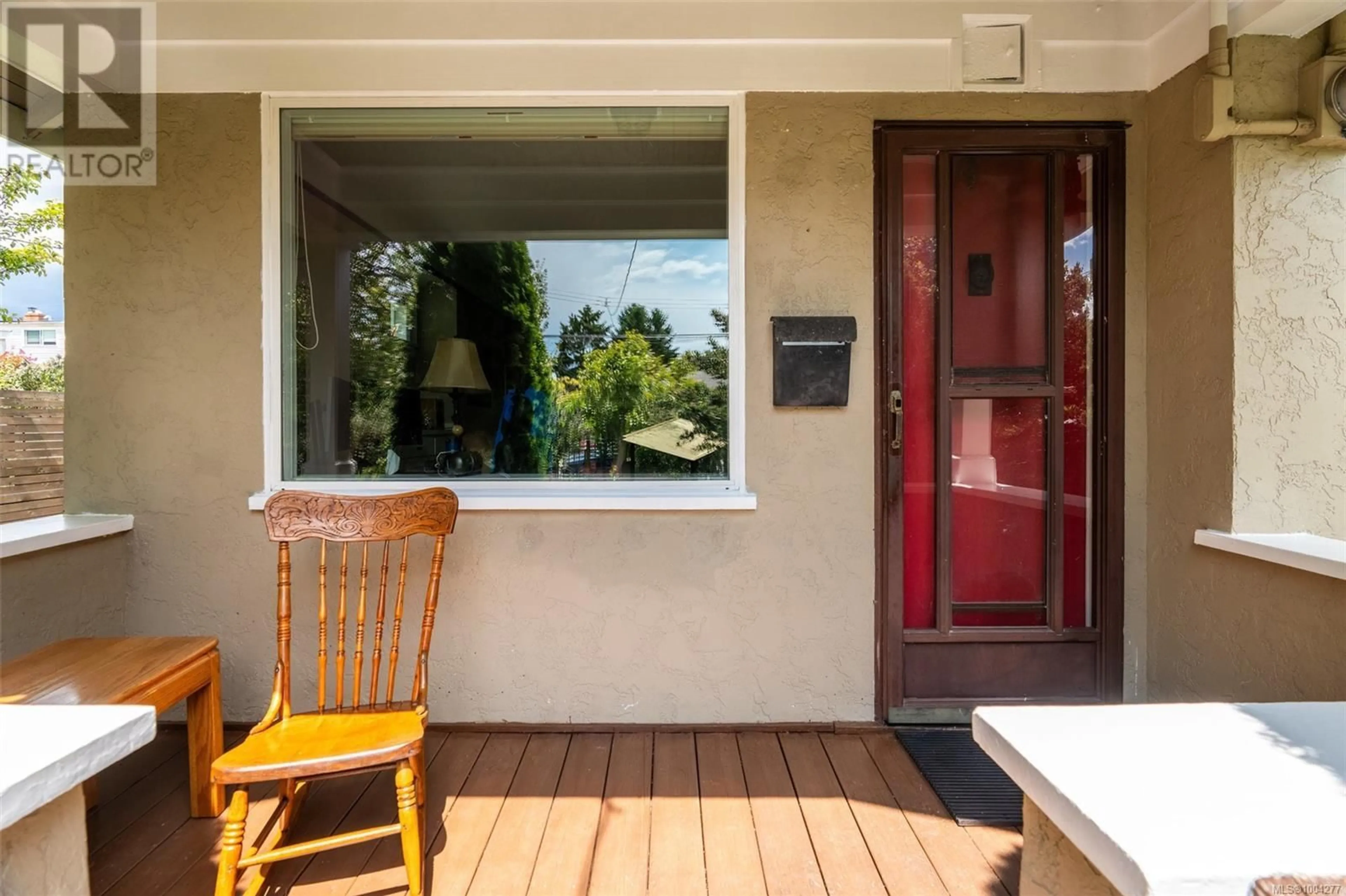 Patio, unknown for 1484 EDGEWARE ROAD, Victoria British Columbia V8T2J5