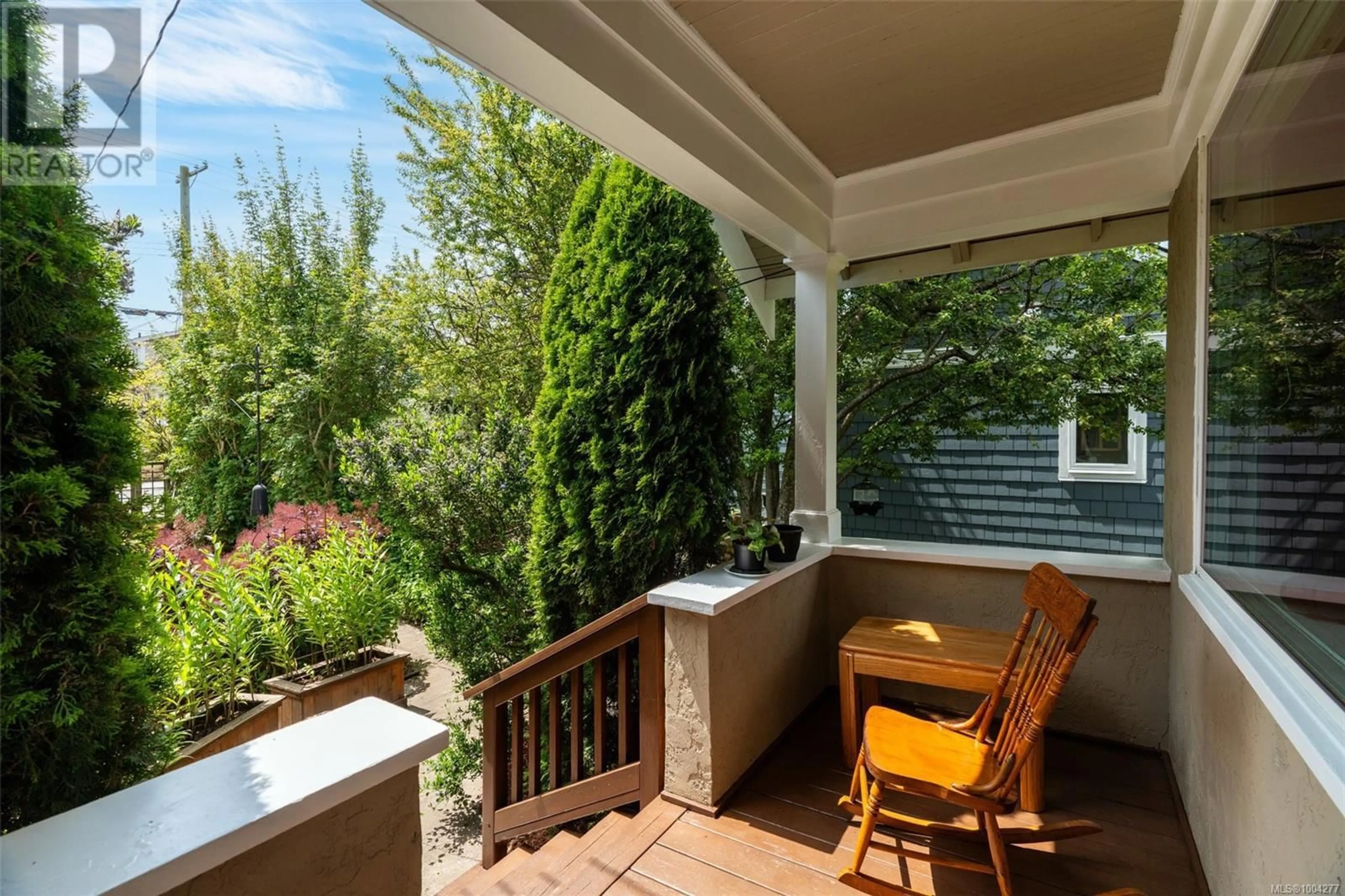 Patio, street for 1484 EDGEWARE ROAD, Victoria British Columbia V8T2J5