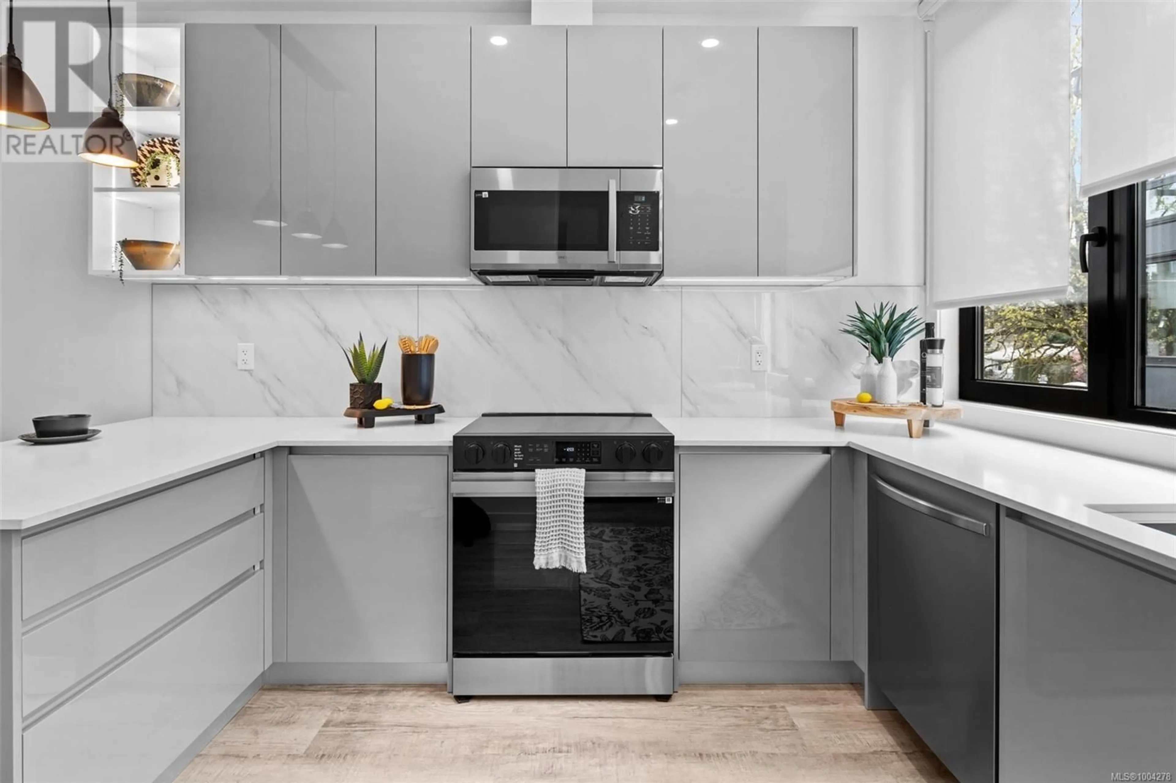 Contemporary kitchen, ceramic/tile floor for 115 - 2841 KNOTTY PINE ROAD, Langford British Columbia V9B3Z2