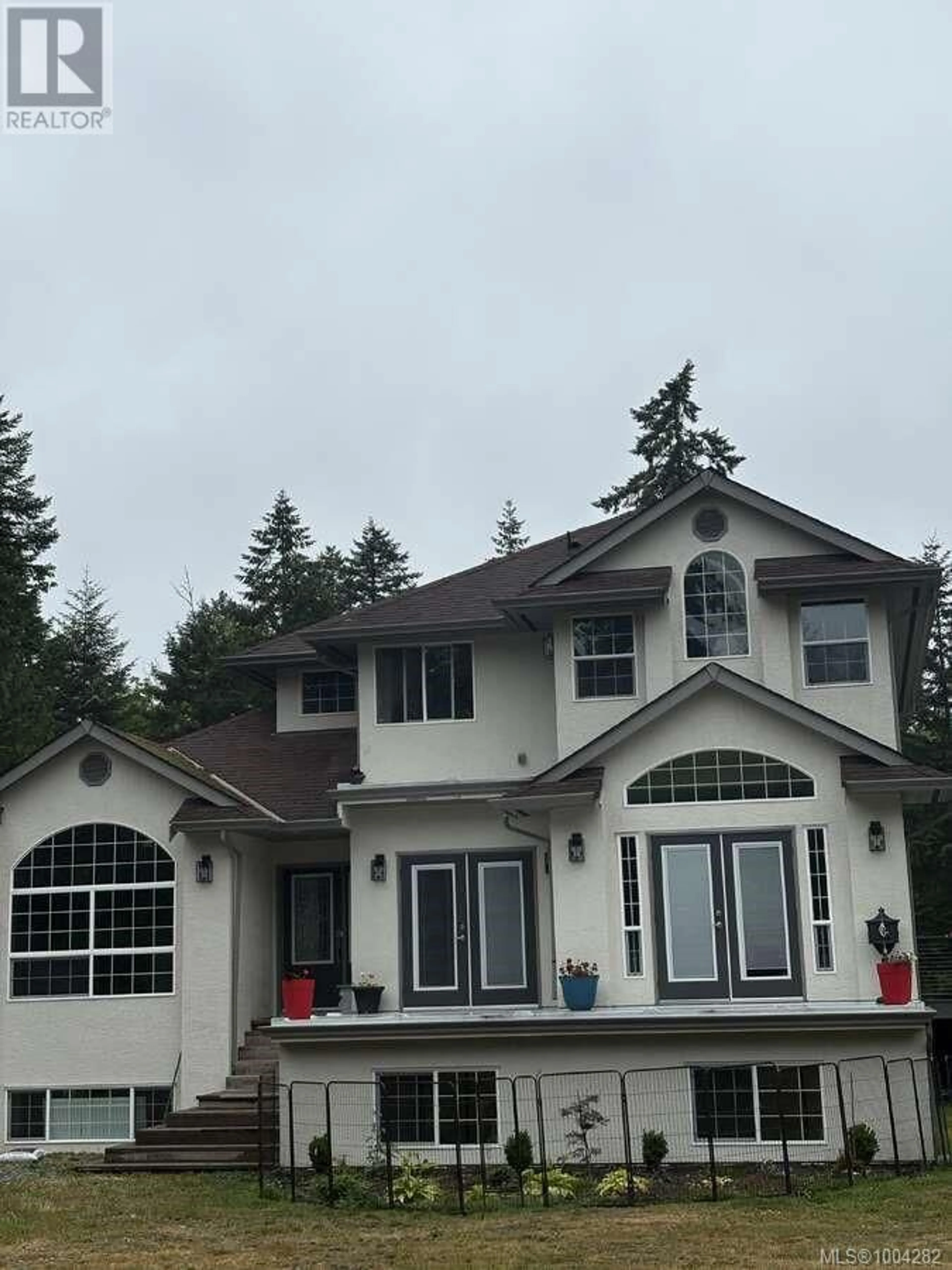 Home with vinyl exterior material, mountain view for 3700 RIVER ROAD, Chemainus British Columbia V0R1K4
