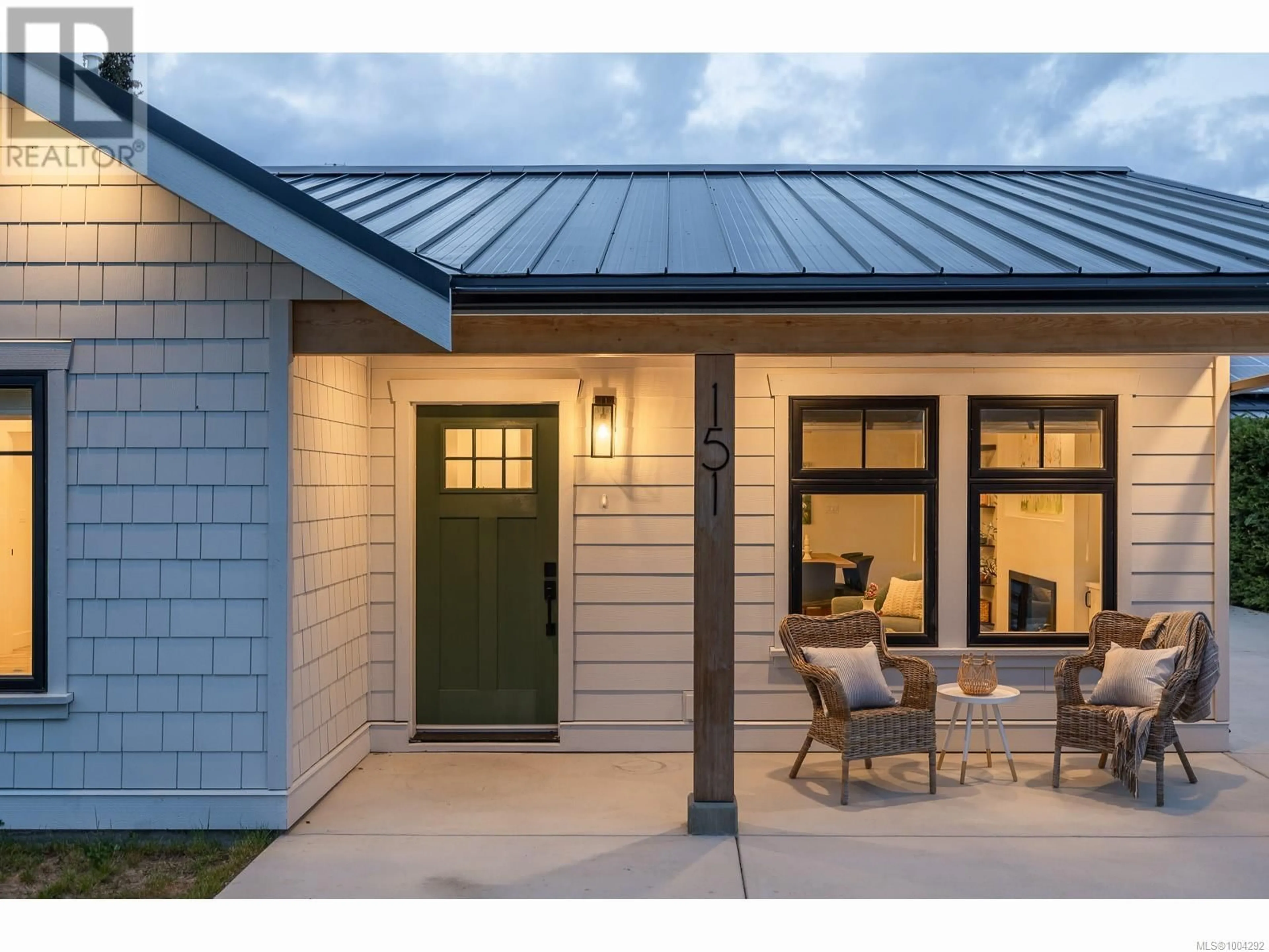 Home with vinyl exterior material, street for 151 HICKEY AVENUE, Parksville British Columbia V9P1M1