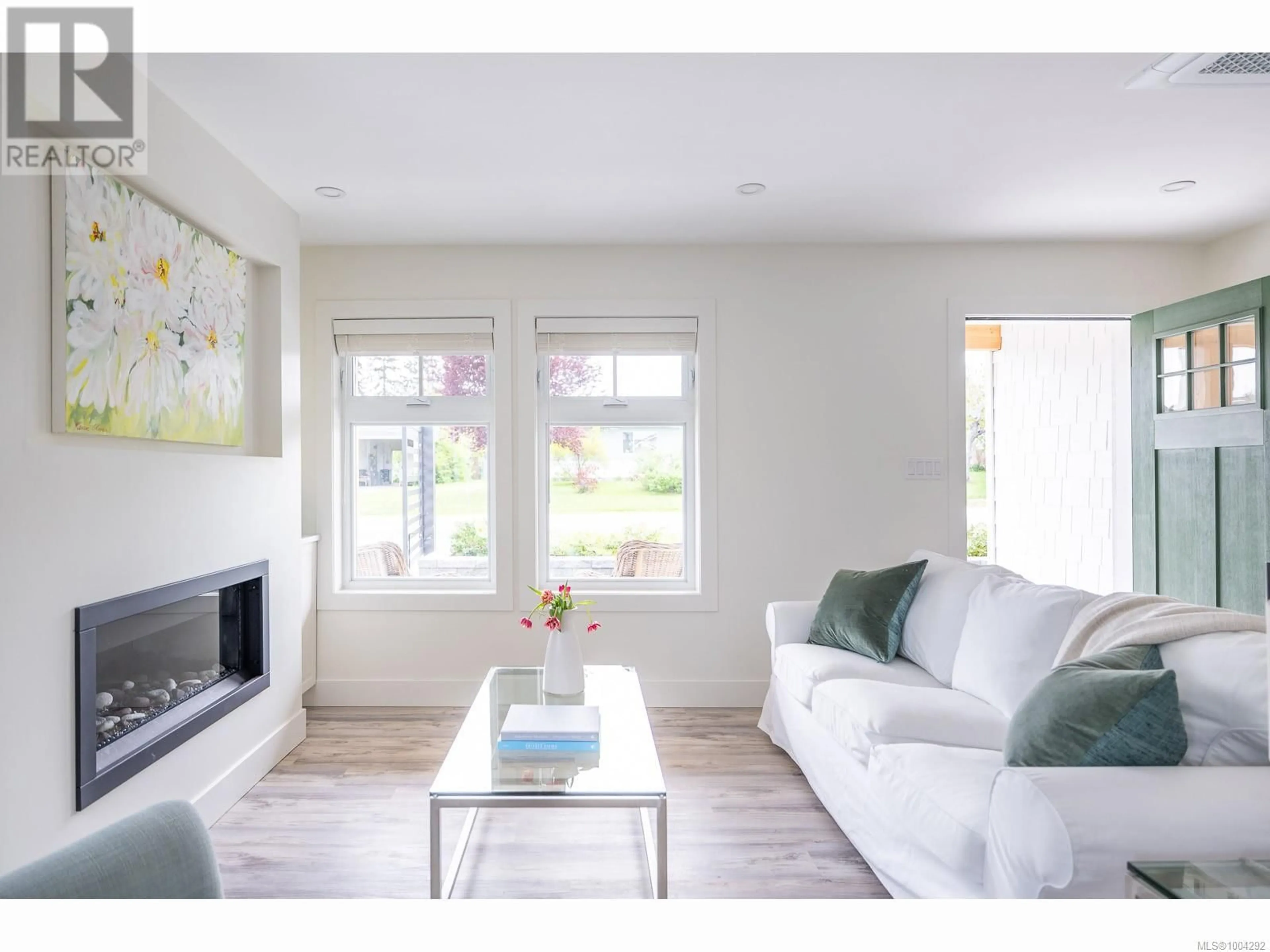 Living room with furniture, unknown for 151 HICKEY AVENUE, Parksville British Columbia V9P1M1
