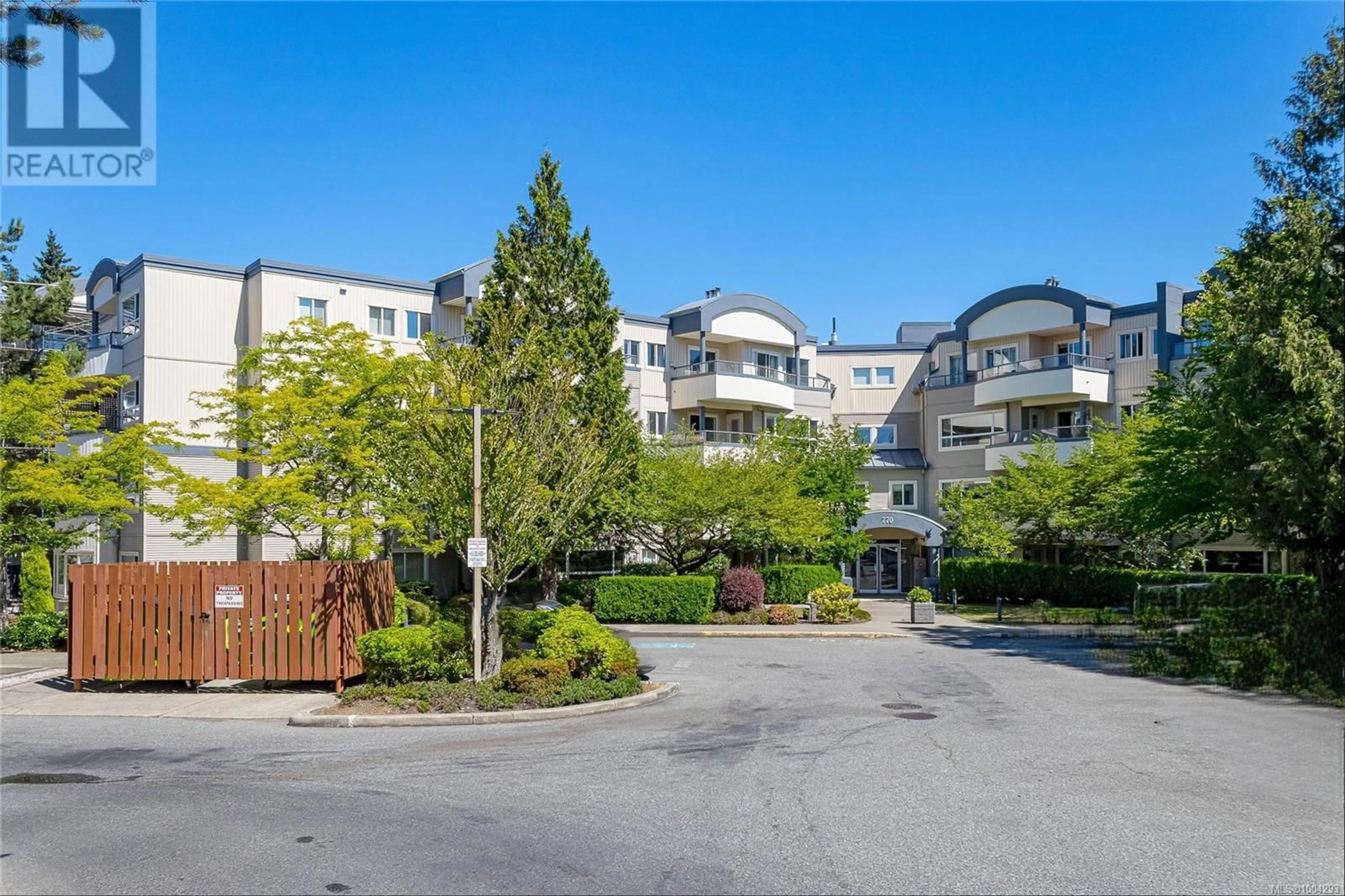 Patio, mountain view for 406 - 770 POPLAR STREET, Nanaimo British Columbia V9S2H6