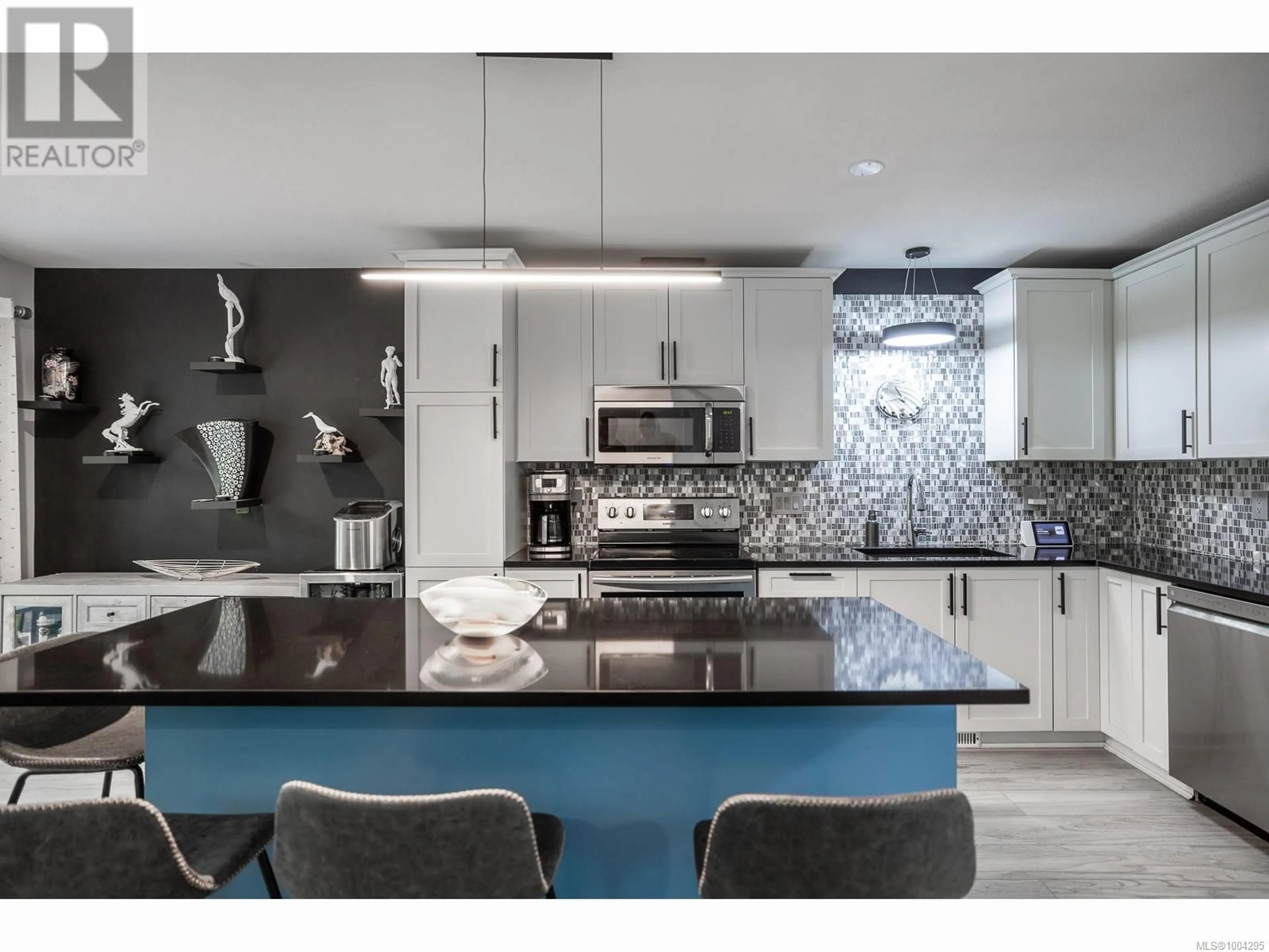 Contemporary kitchen, ceramic/tile floor for 24 - 1050 8TH STREET, Courtenay British Columbia V9N4A5