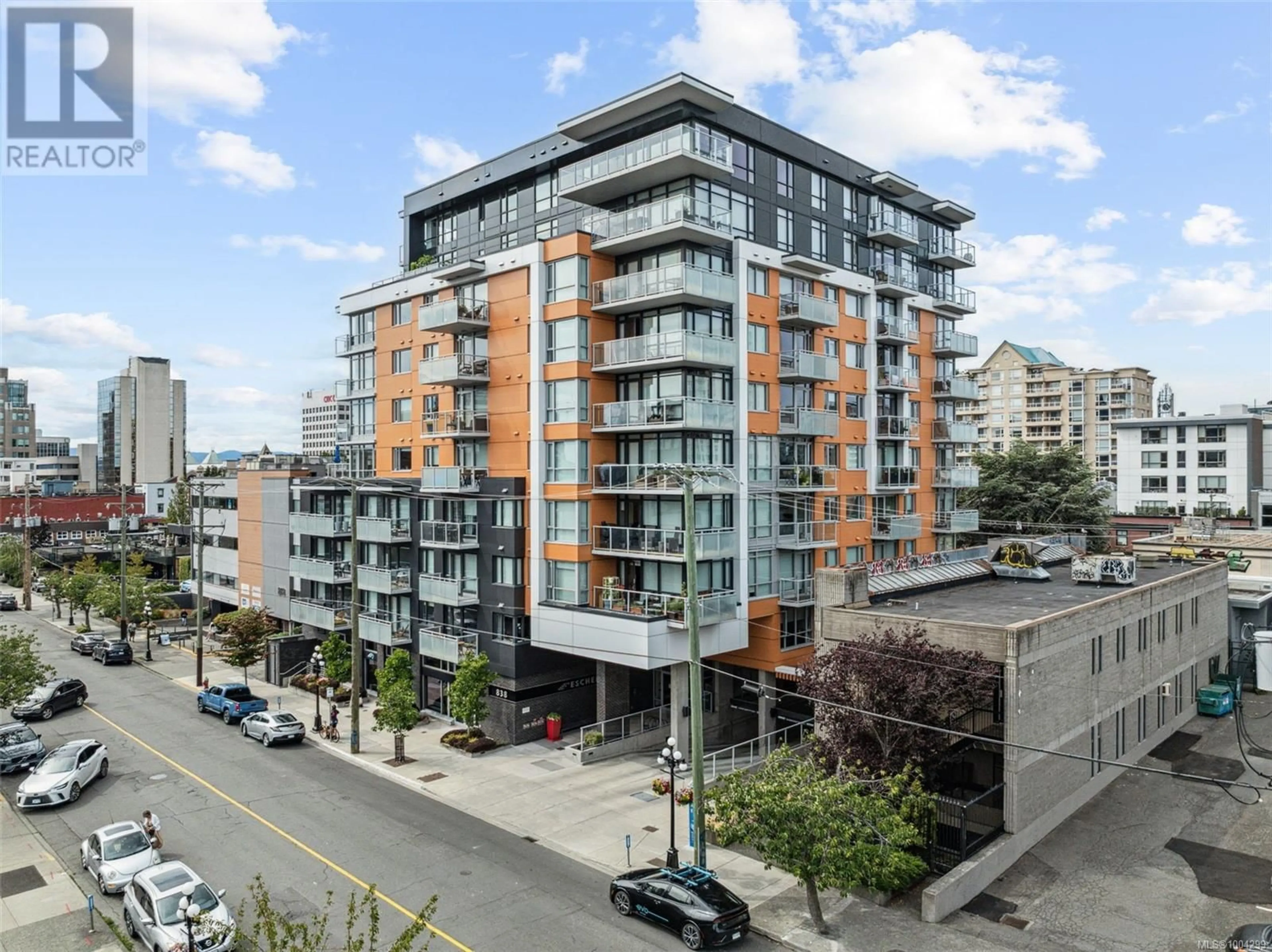 A pic from outside/outdoor area/front of a property/back of a property/a pic from drone, city buildings view from balcony for 409 - 838 BROUGHTON STREET, Victoria British Columbia V8W1E4