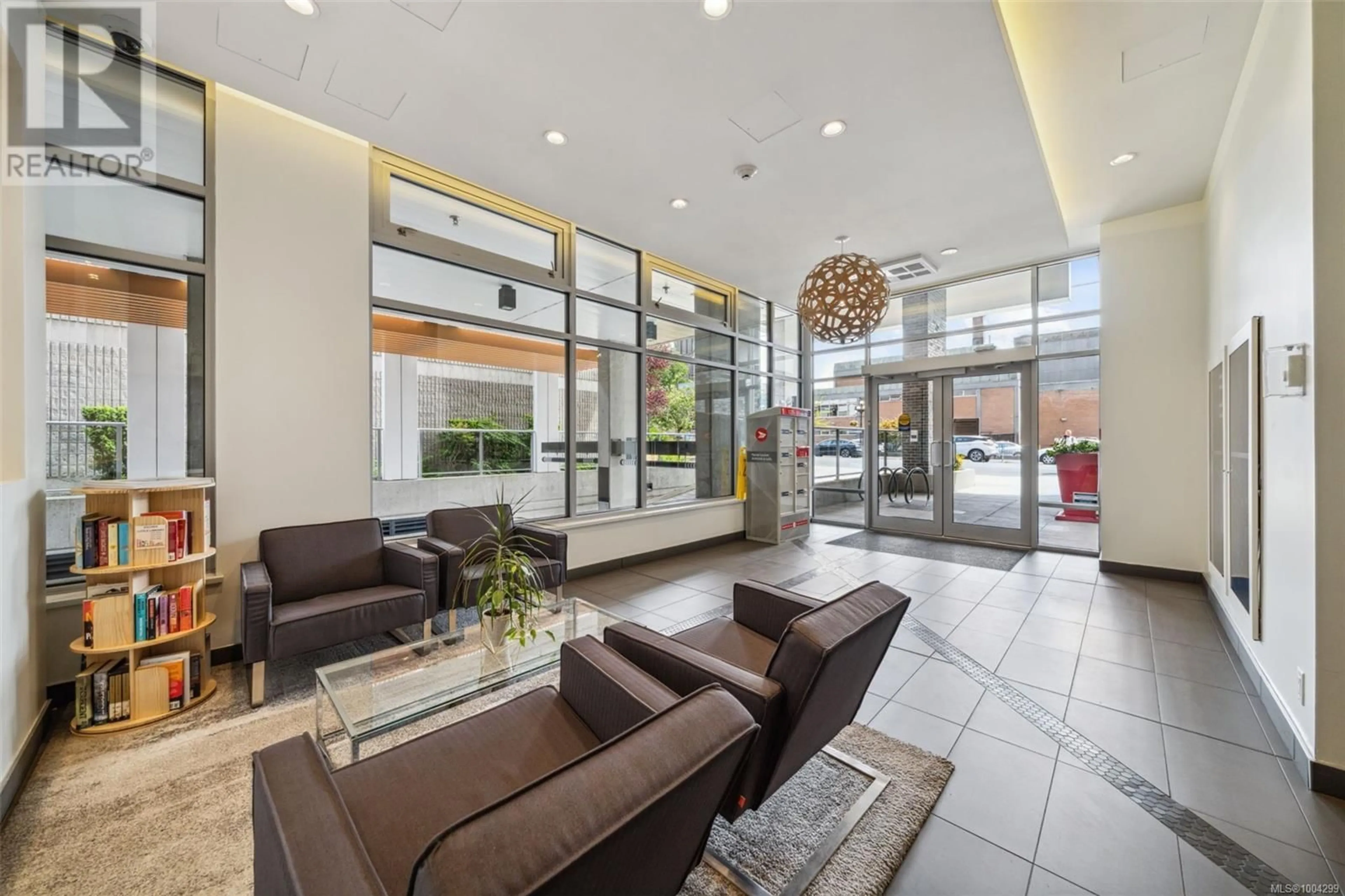 Lobby for 409 - 838 BROUGHTON STREET, Victoria British Columbia V8W1E4