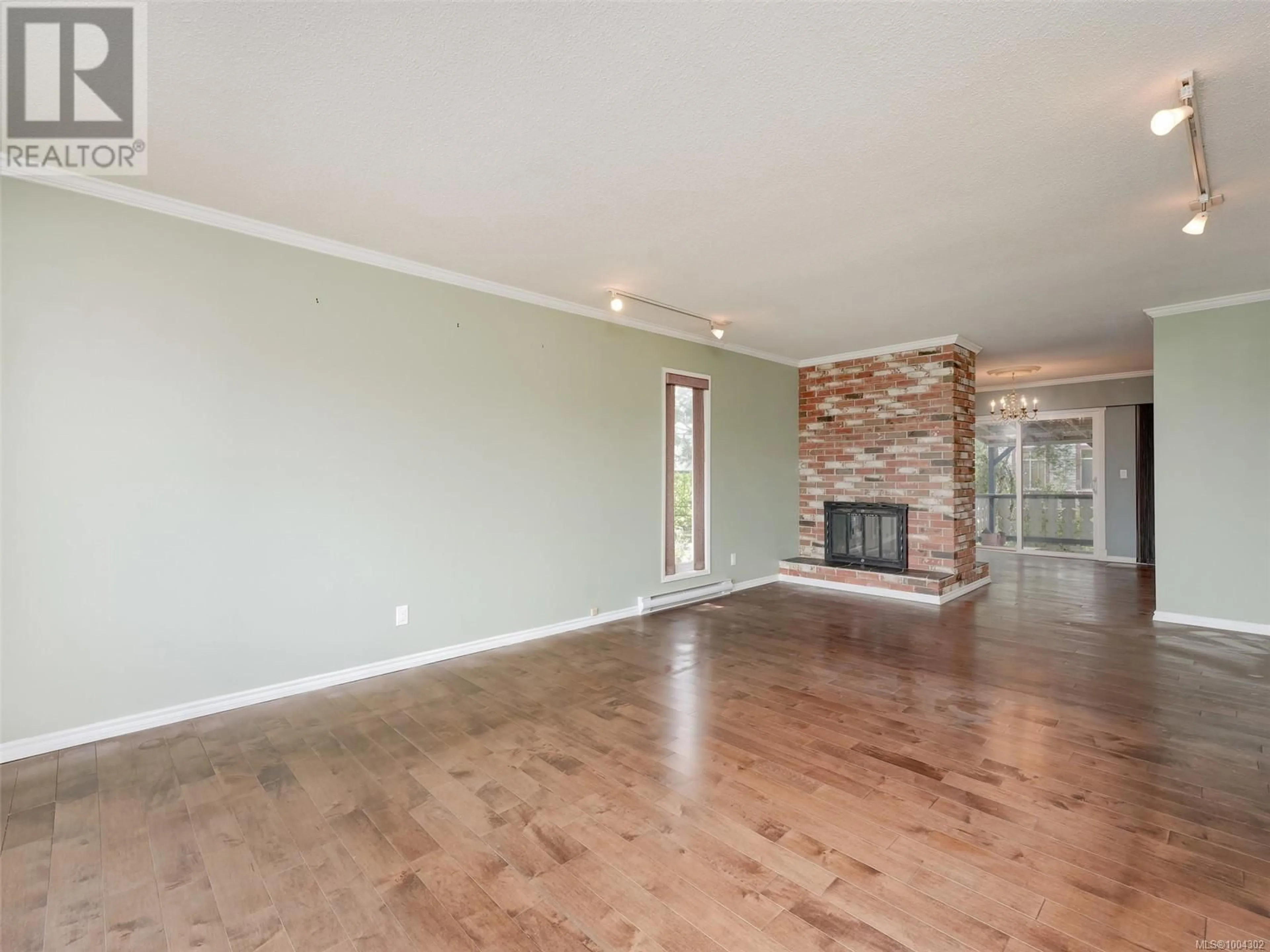 Unknown for 2520 FIFTH STREET, Victoria British Columbia V8T4A8