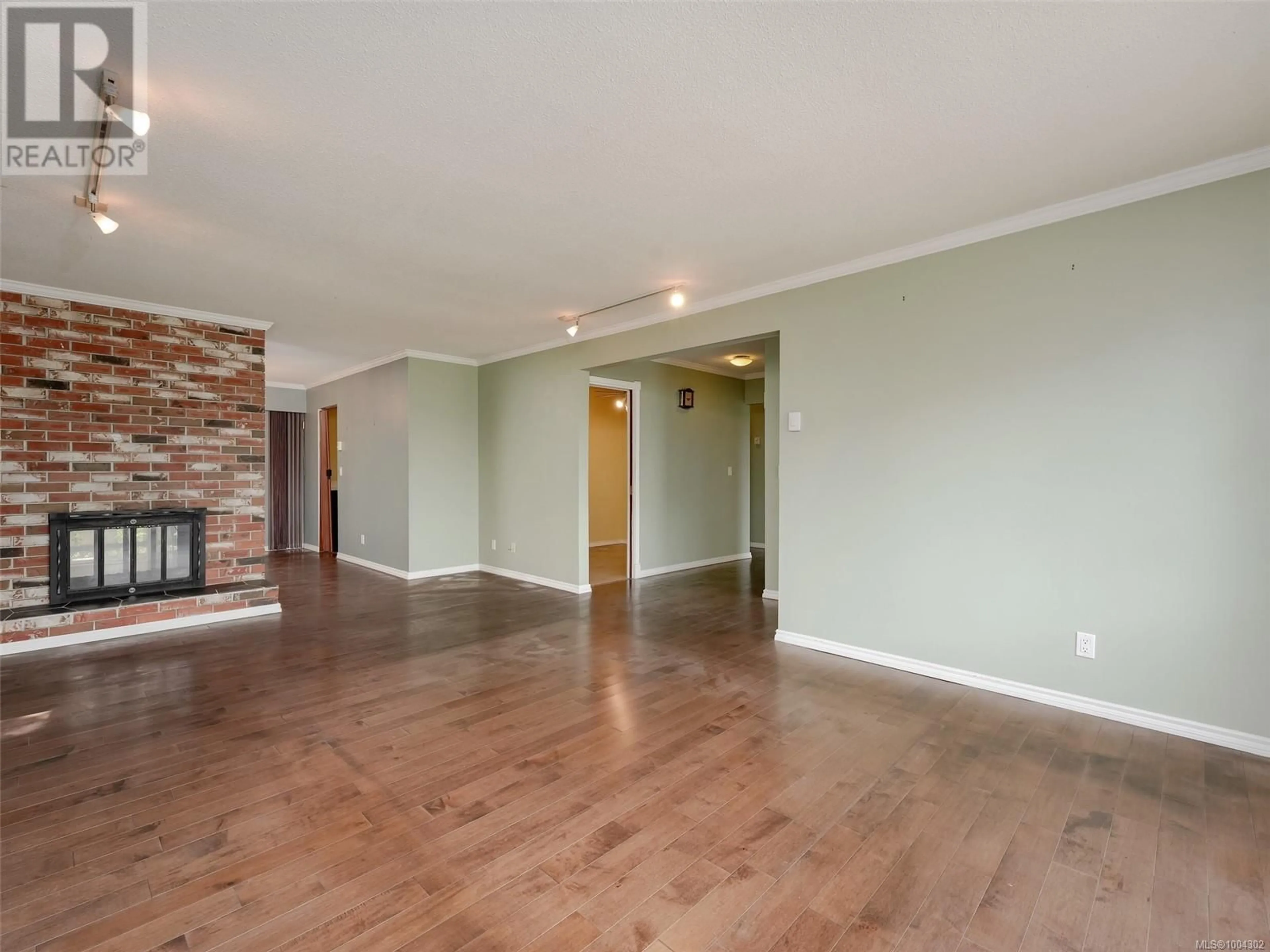 Unknown for 2520 FIFTH STREET, Victoria British Columbia V8T4A8