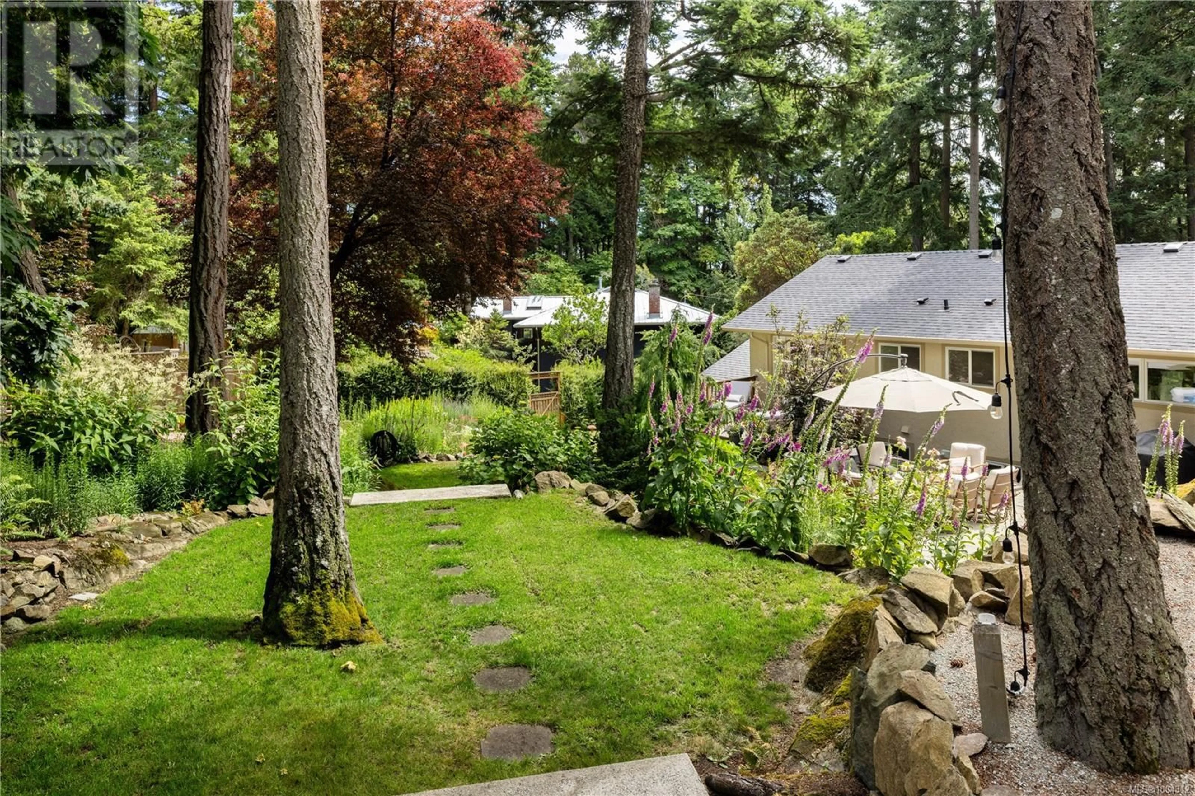 Patio, forest/trees view for 2914 TUDOR AVENUE, Saanich British Columbia V8N1M1